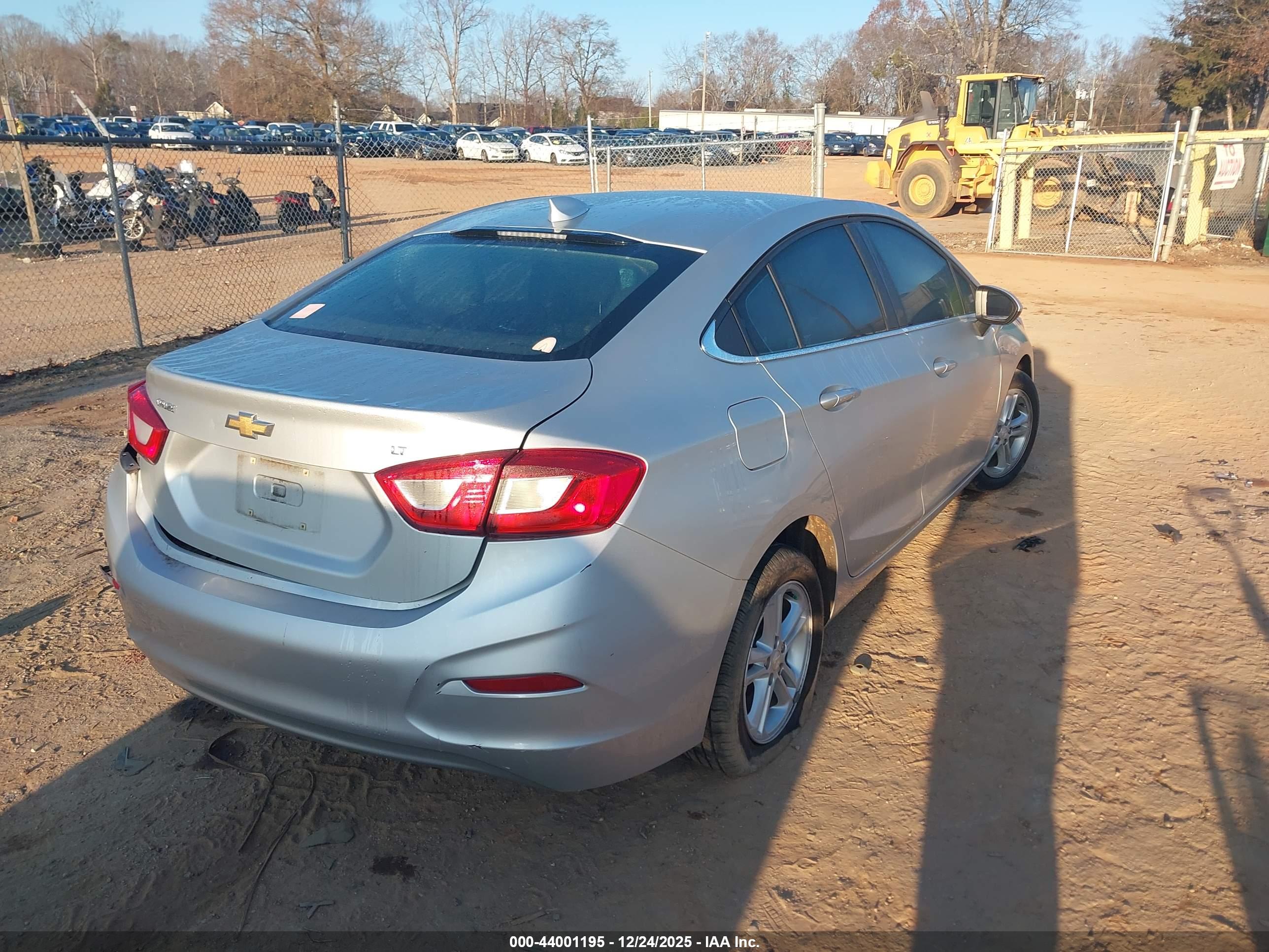 CHEVROLET CRUZE image 4