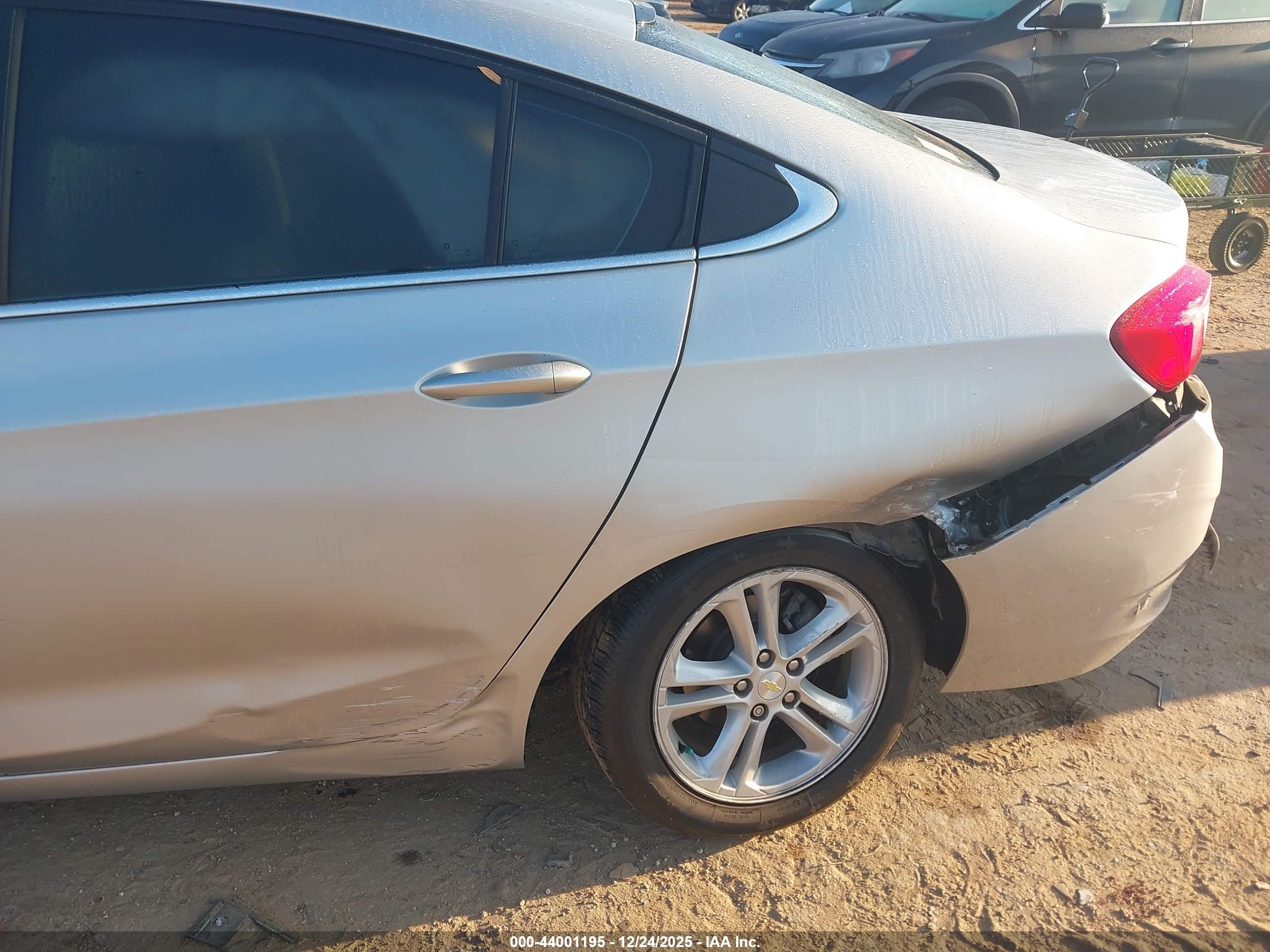 CHEVROLET CRUZE image 6