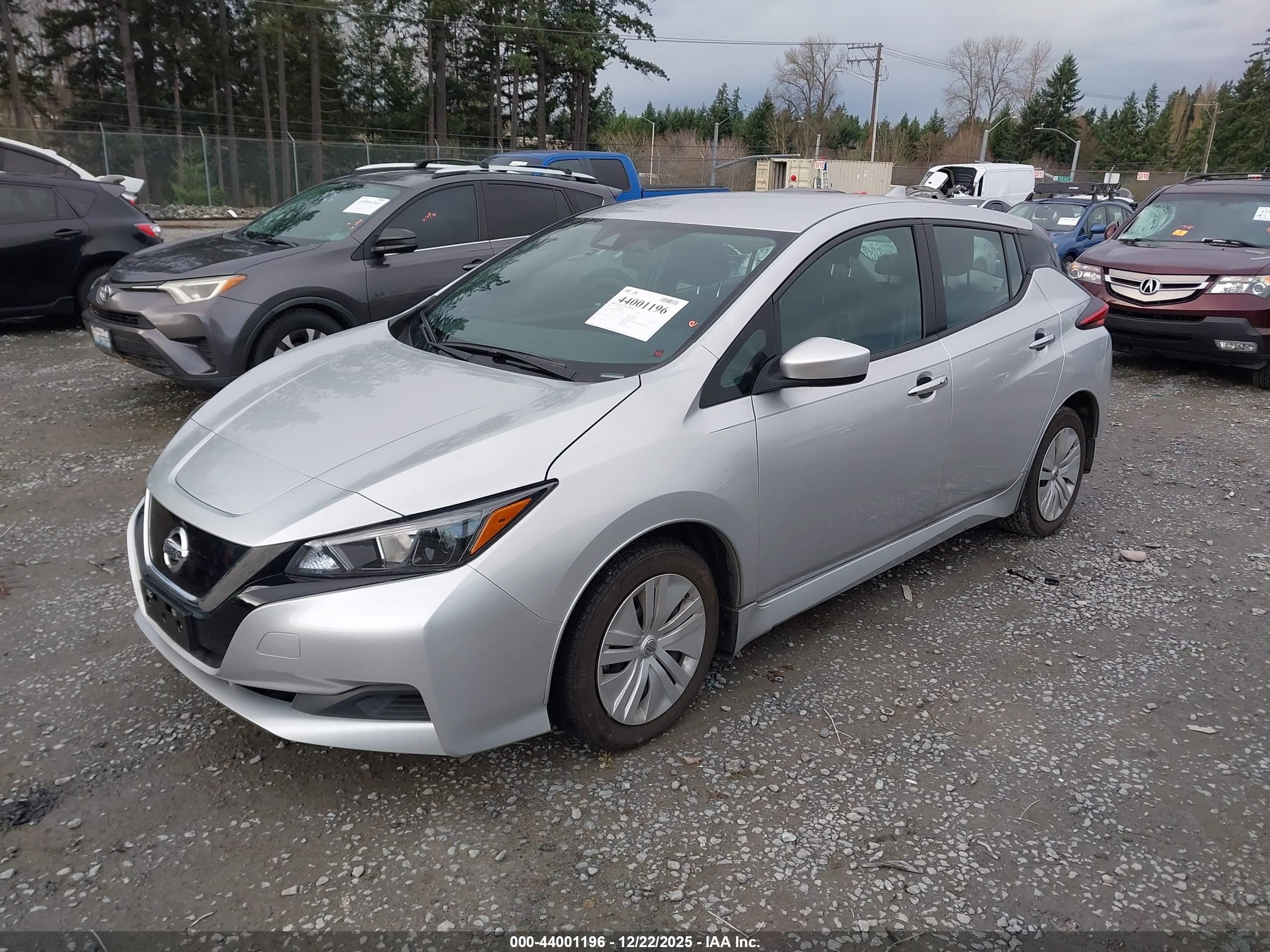 NISSAN LEAF image 2