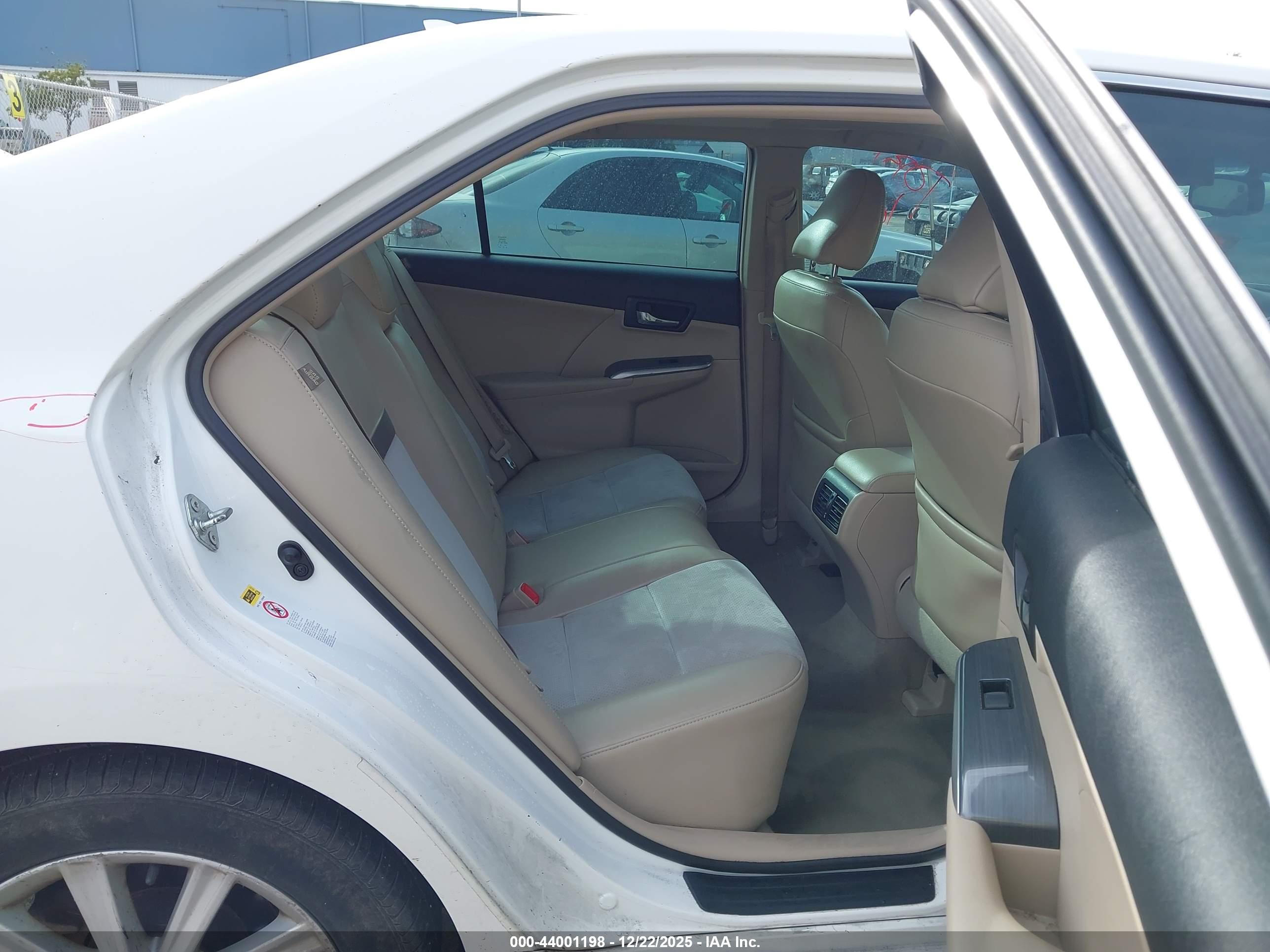 TOYOTA CAMRY image 8