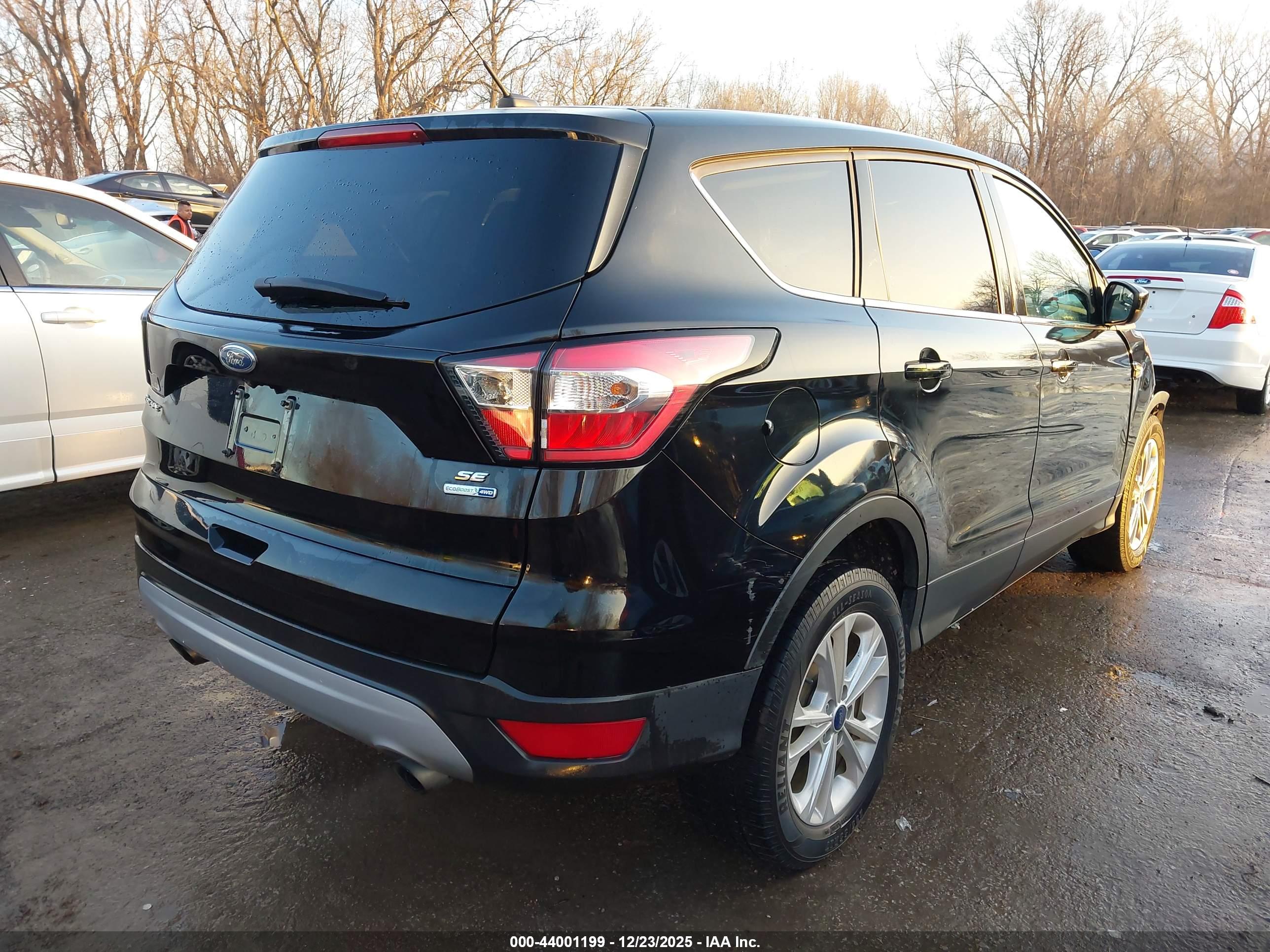 FORD ESCAPE image 4