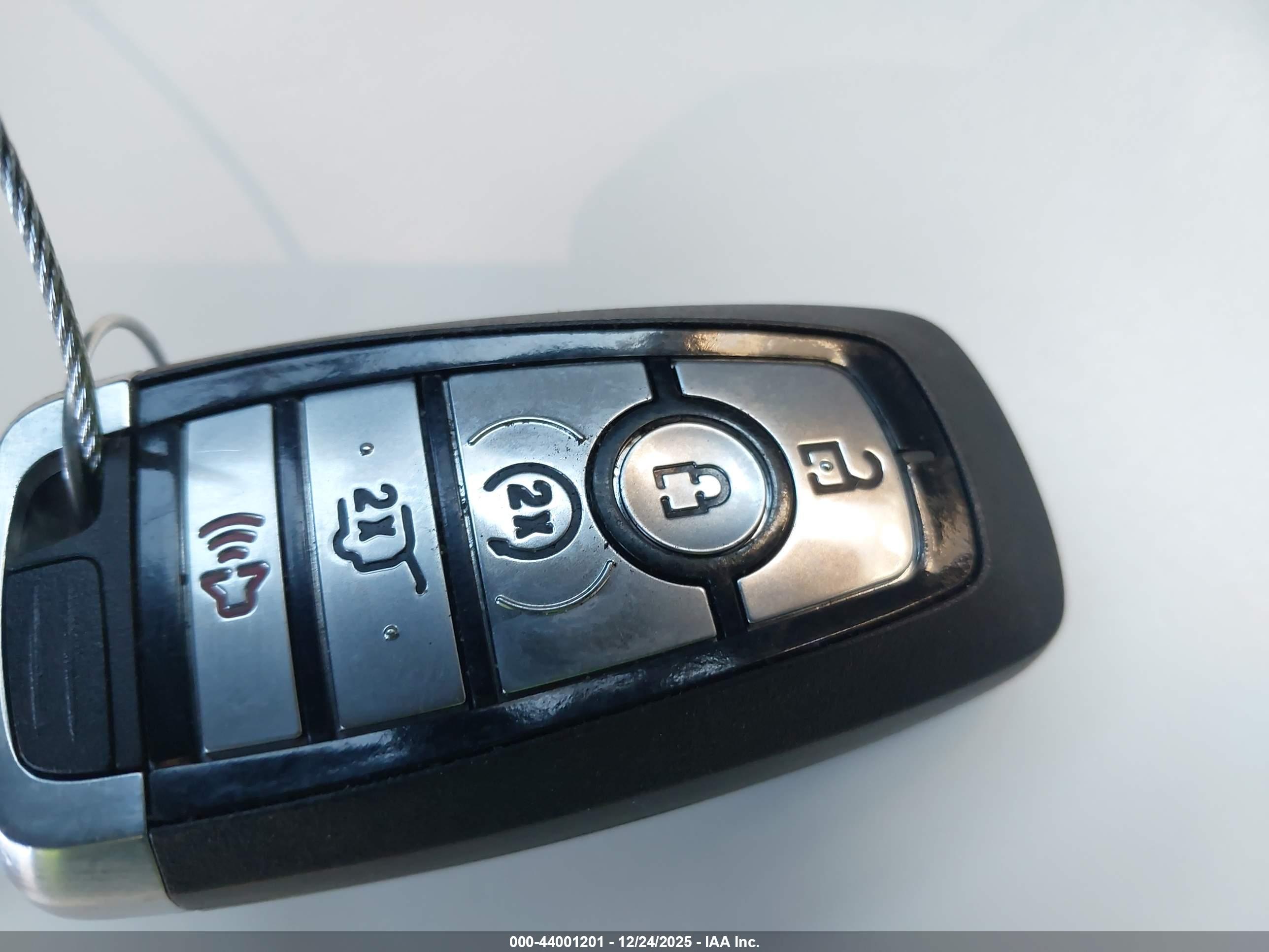 FORD EXPLORER image 11