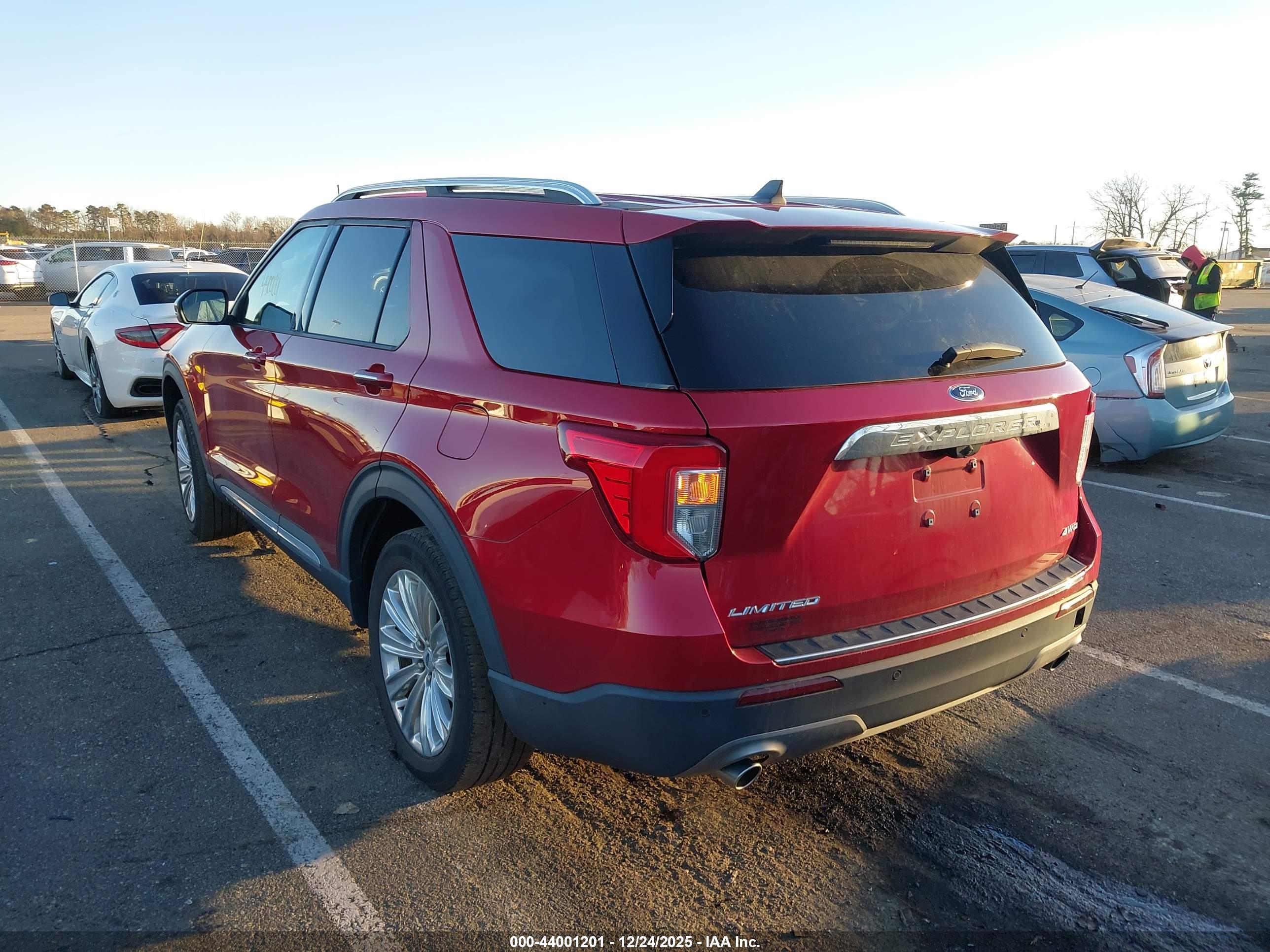 FORD EXPLORER image 3