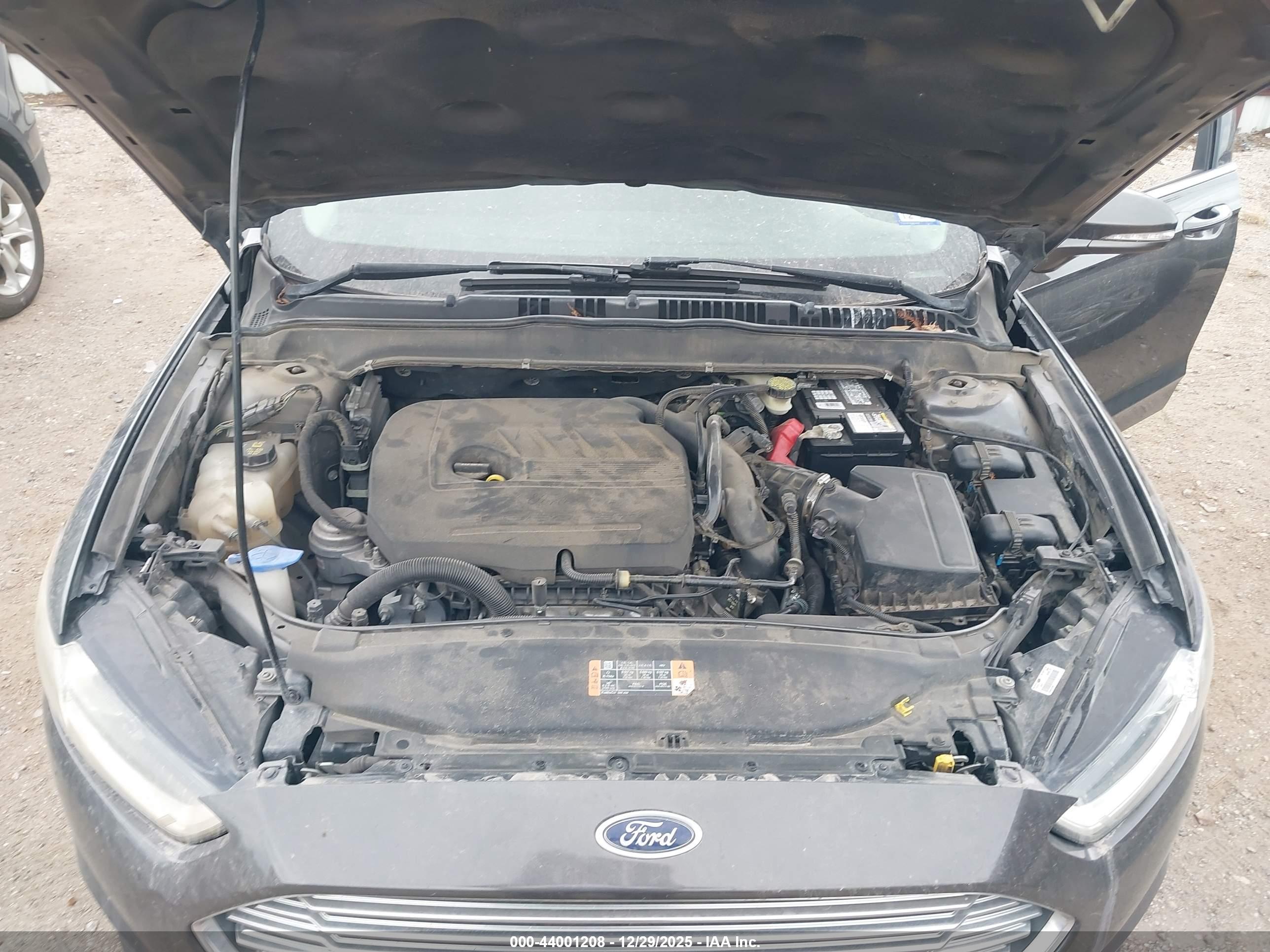FORD FUSION image 10