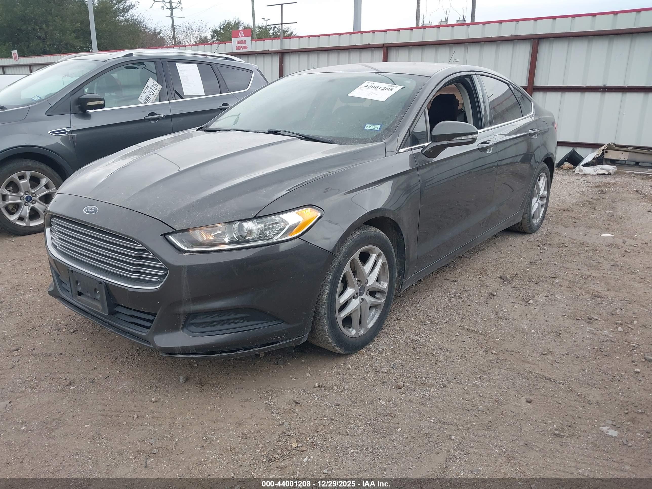 FORD FUSION image 2