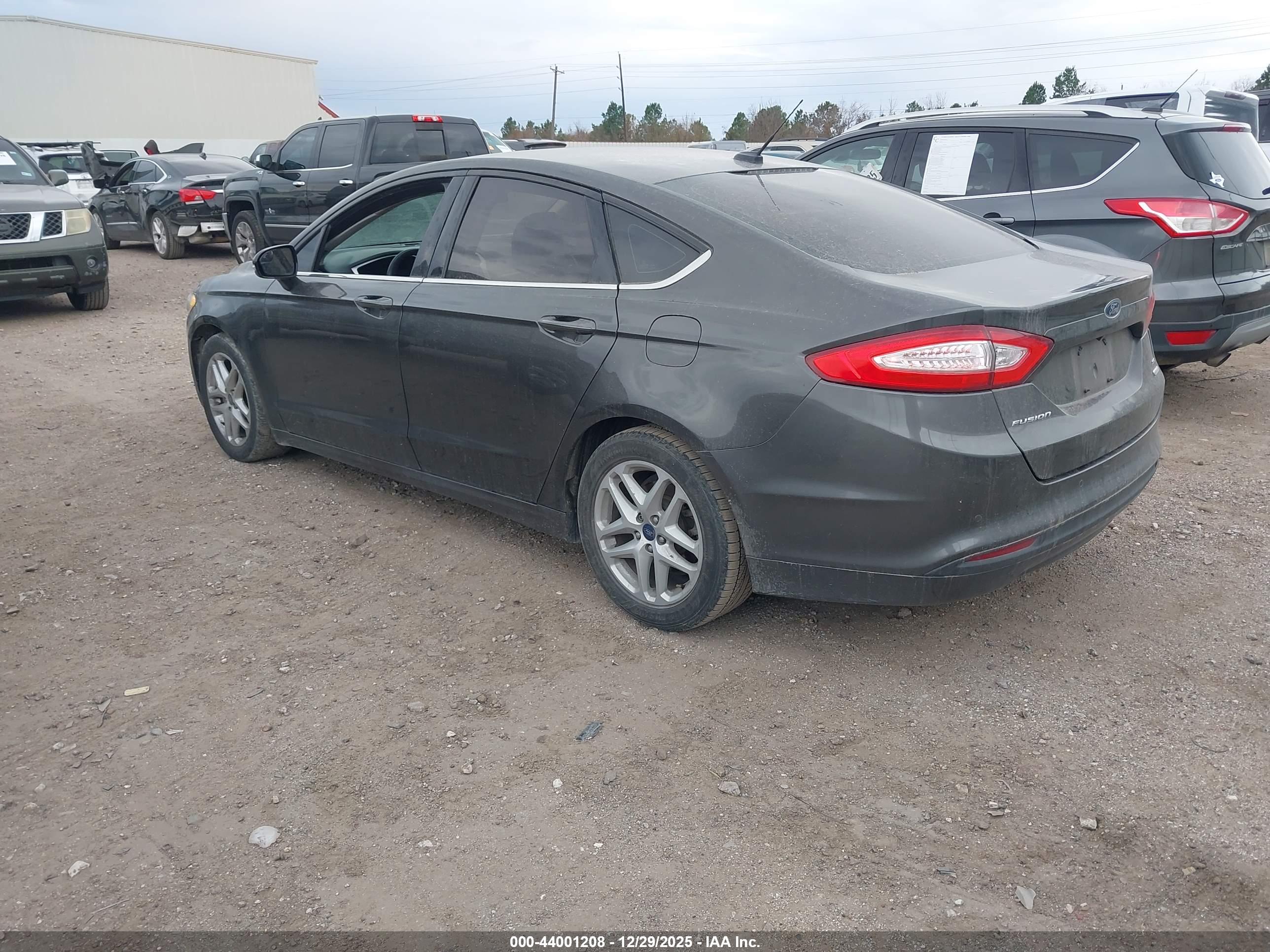 FORD FUSION image 3