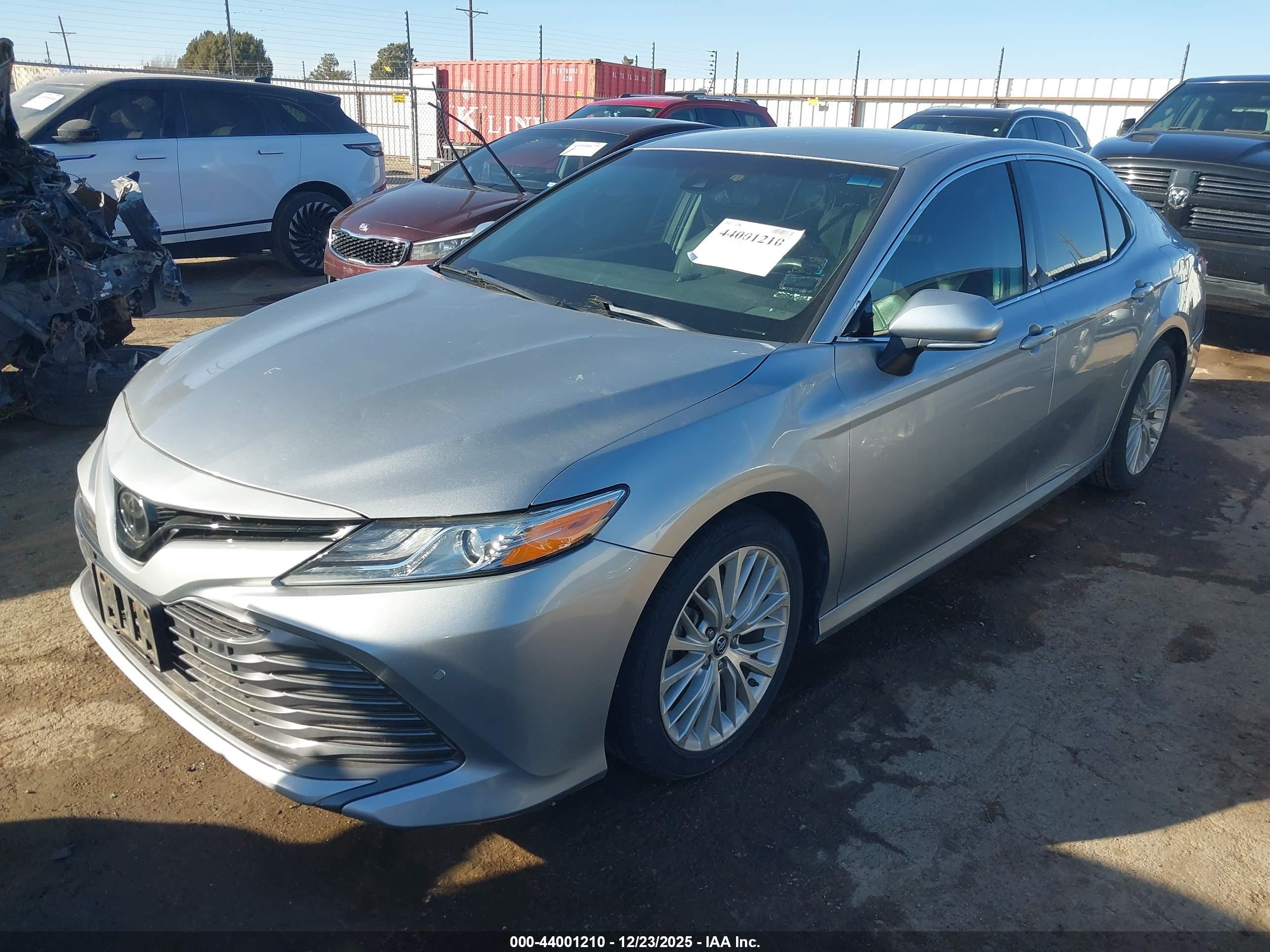 TOYOTA CAMRY image 2