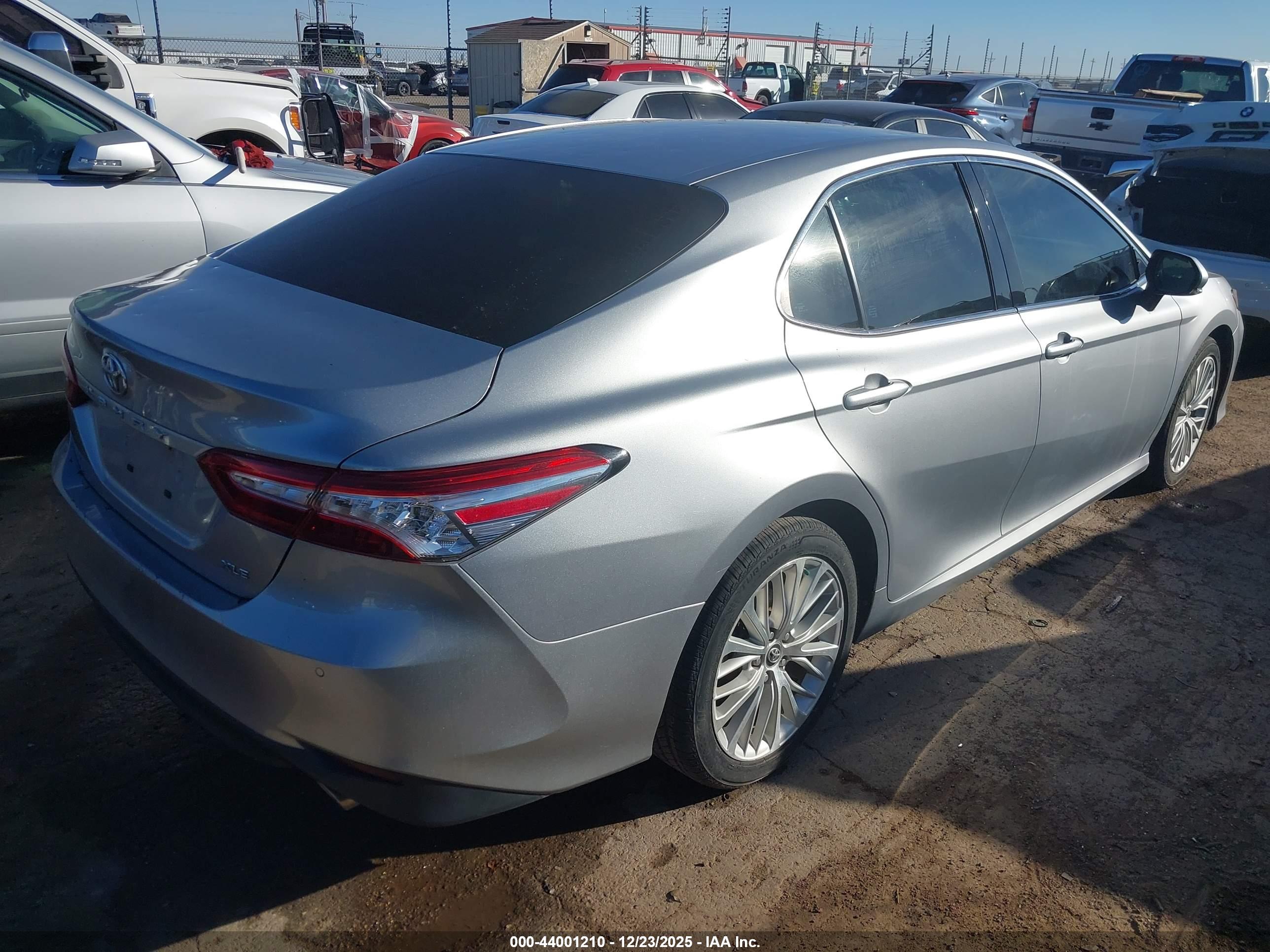 TOYOTA CAMRY image 4