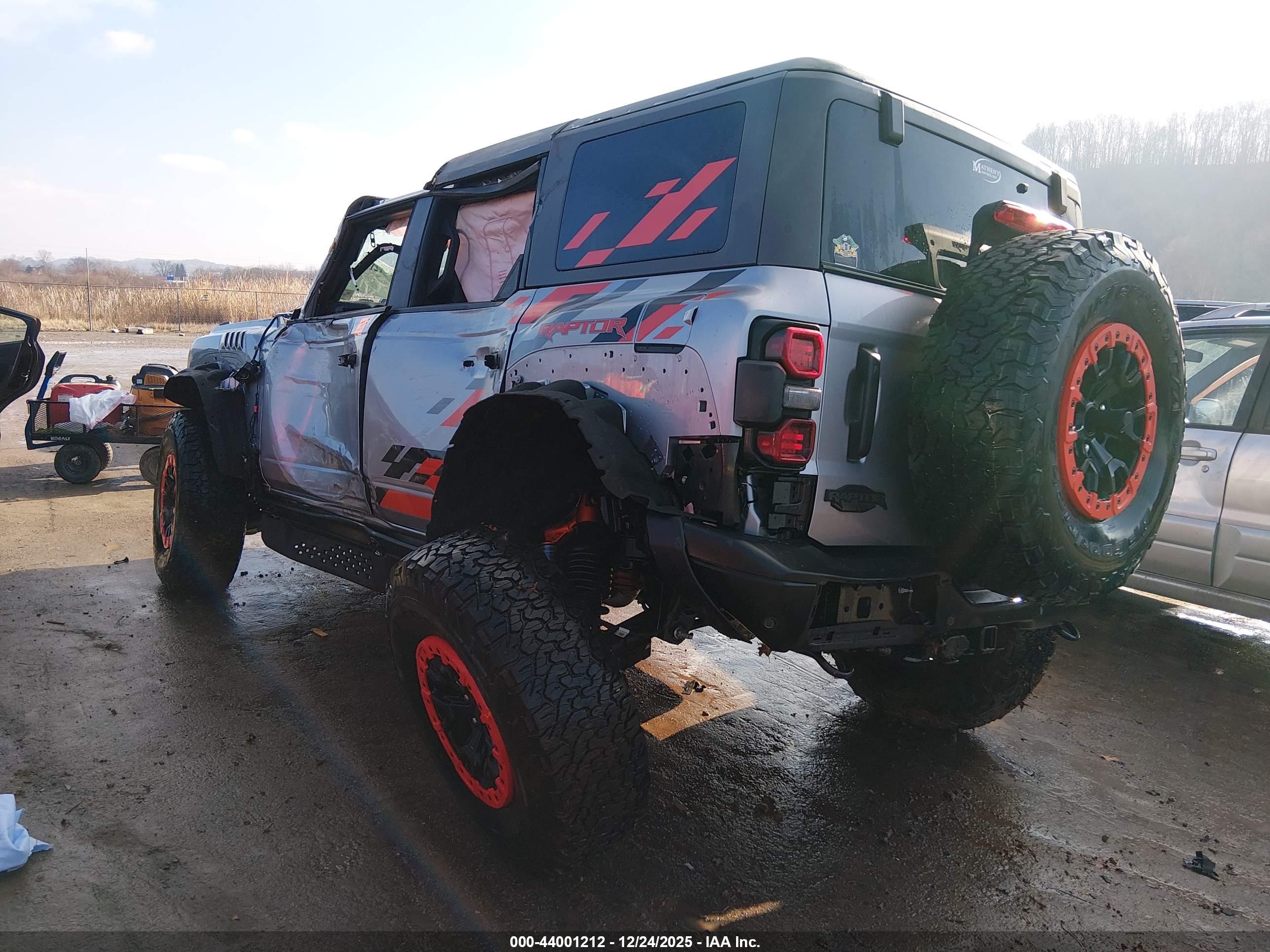 FORD BRONCO image 3