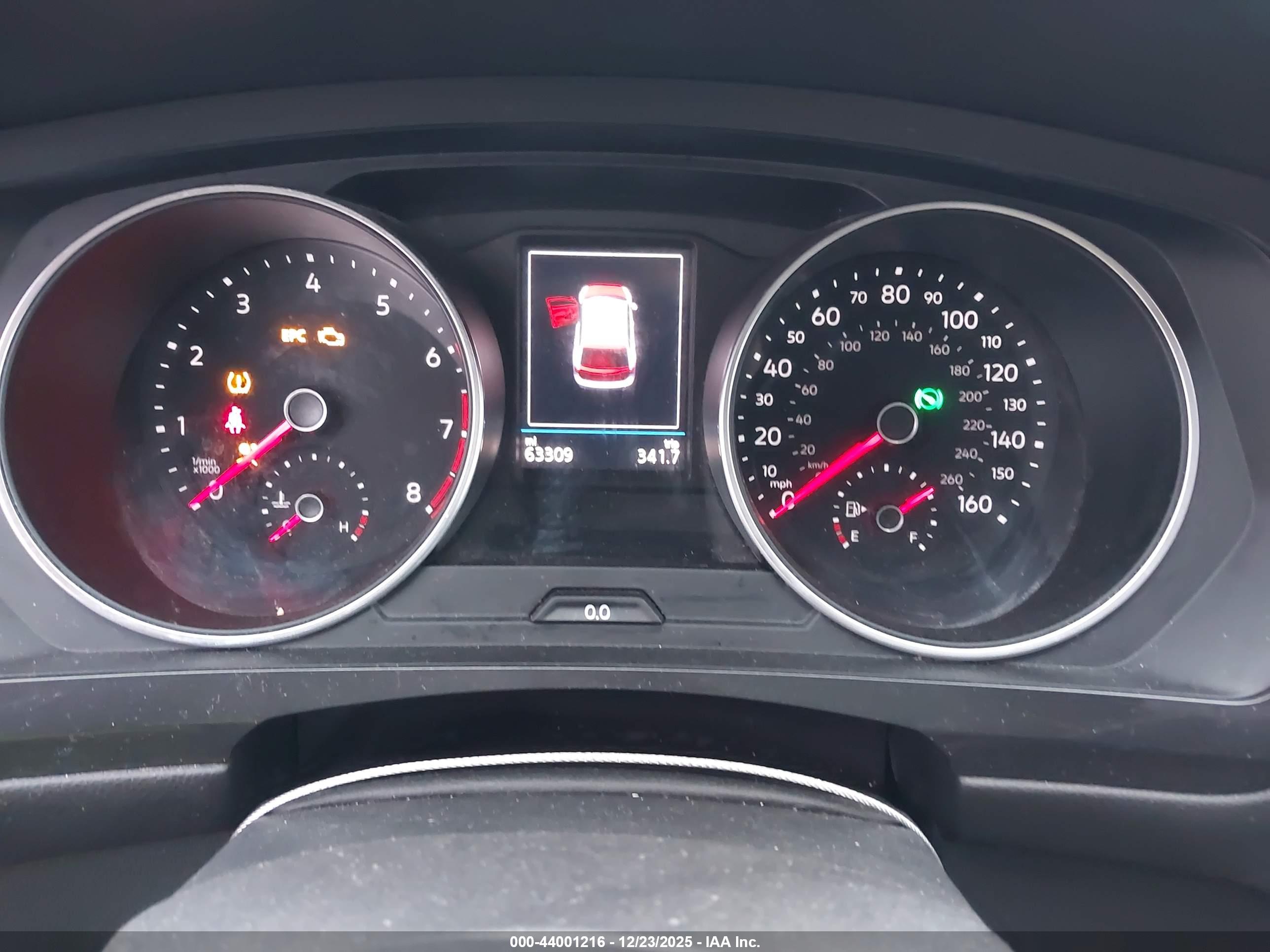 VOLKSWAGEN TIGUAN image 7