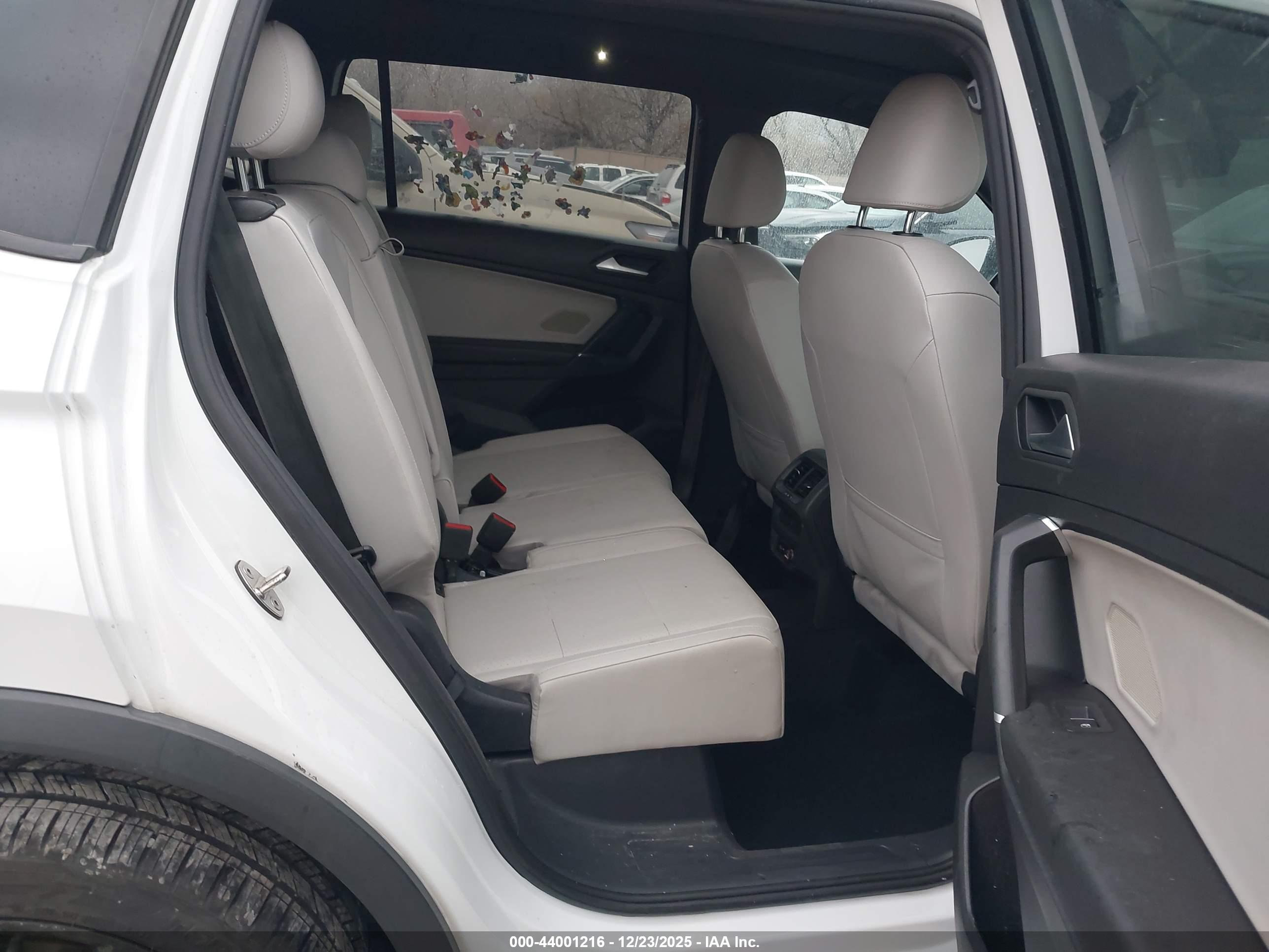 VOLKSWAGEN TIGUAN image 8