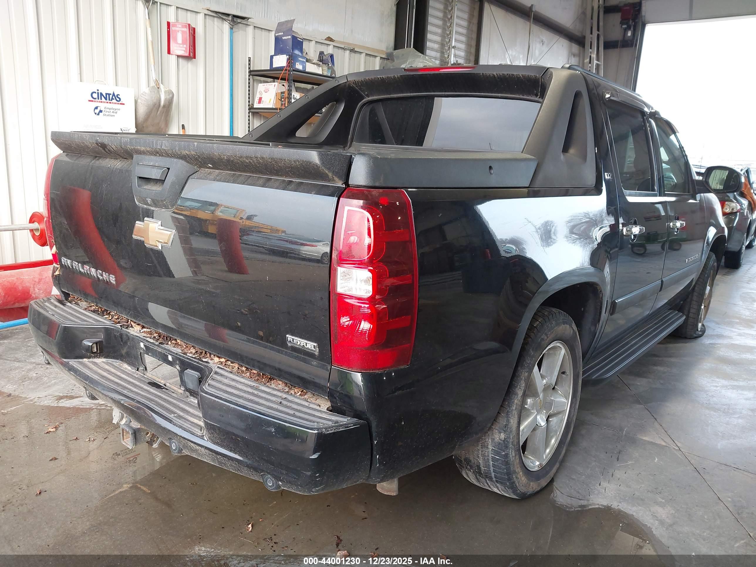 CHEVROLET AVALANCHE image 4