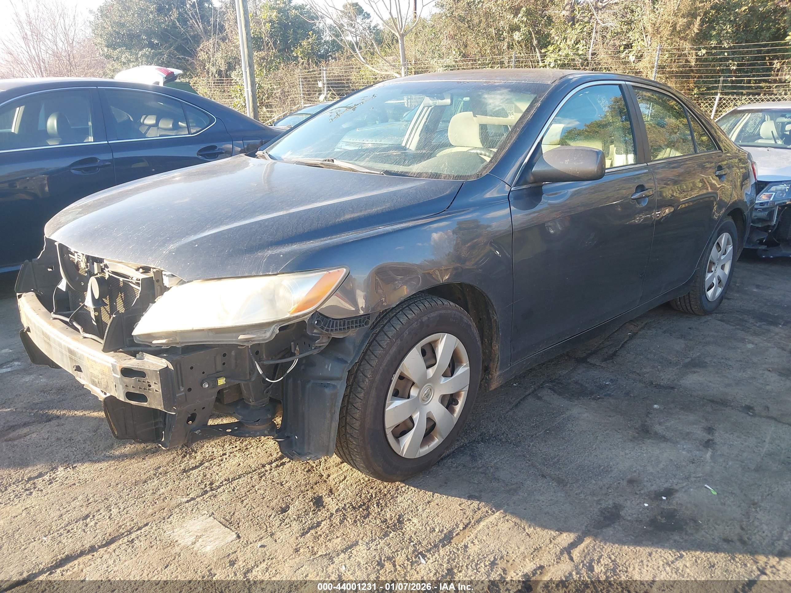 TOYOTA CAMRY image 2