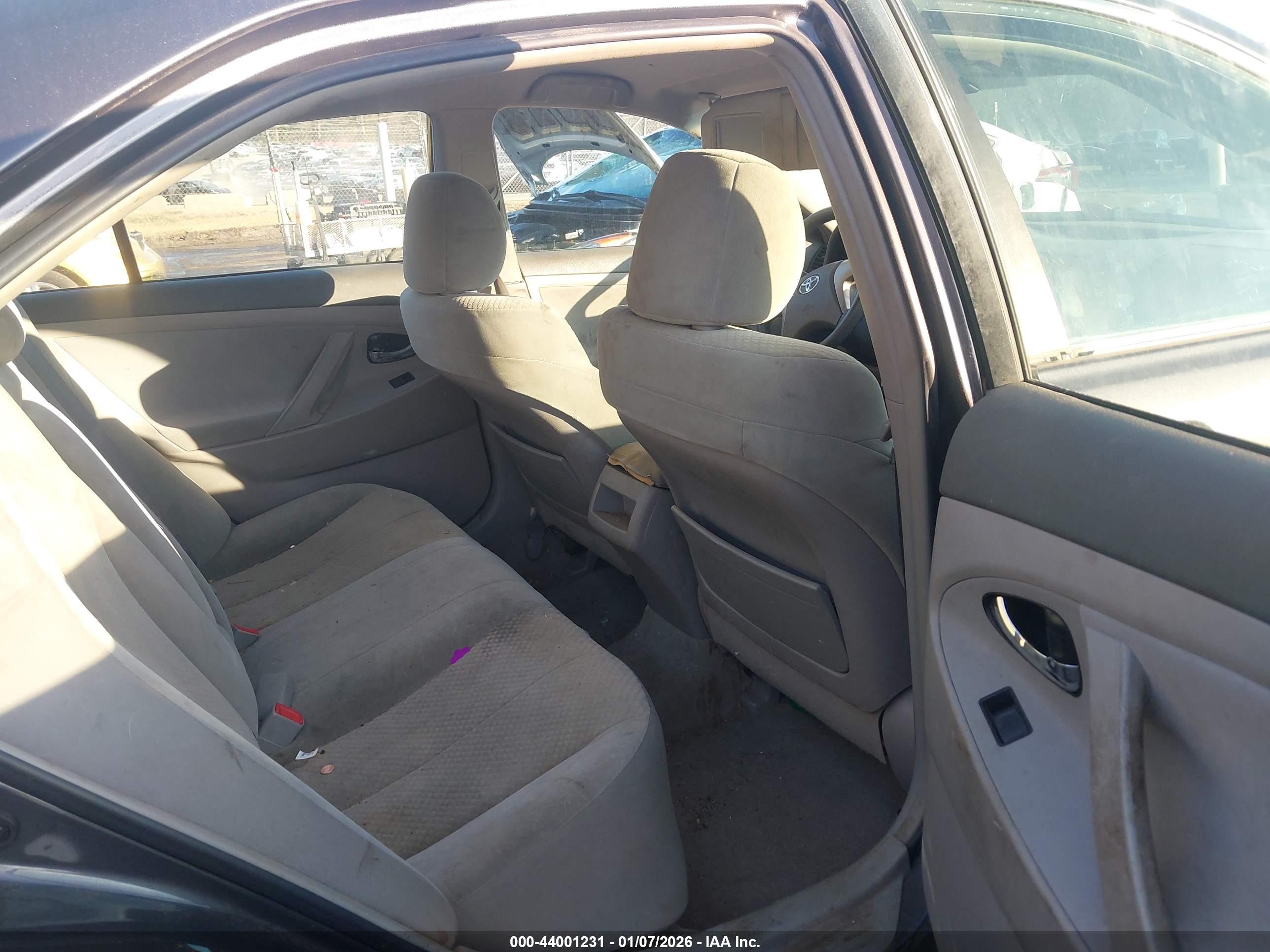TOYOTA CAMRY image 8