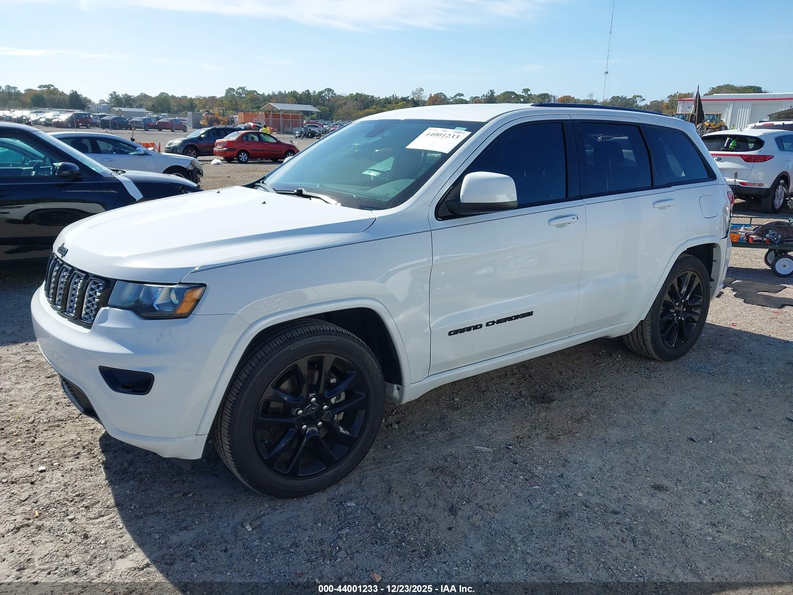 JEEP GRAND image 2