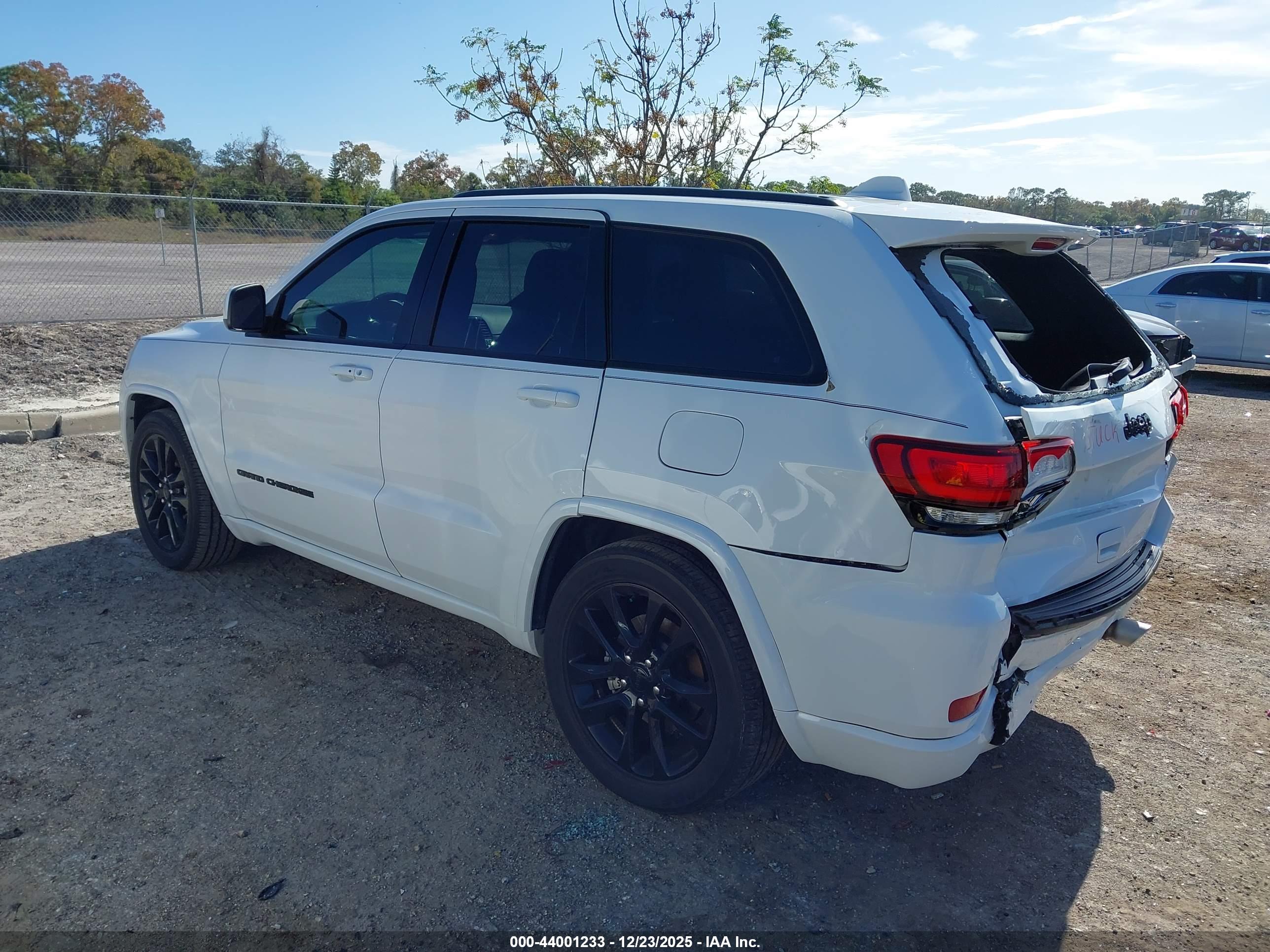 JEEP GRAND image 3