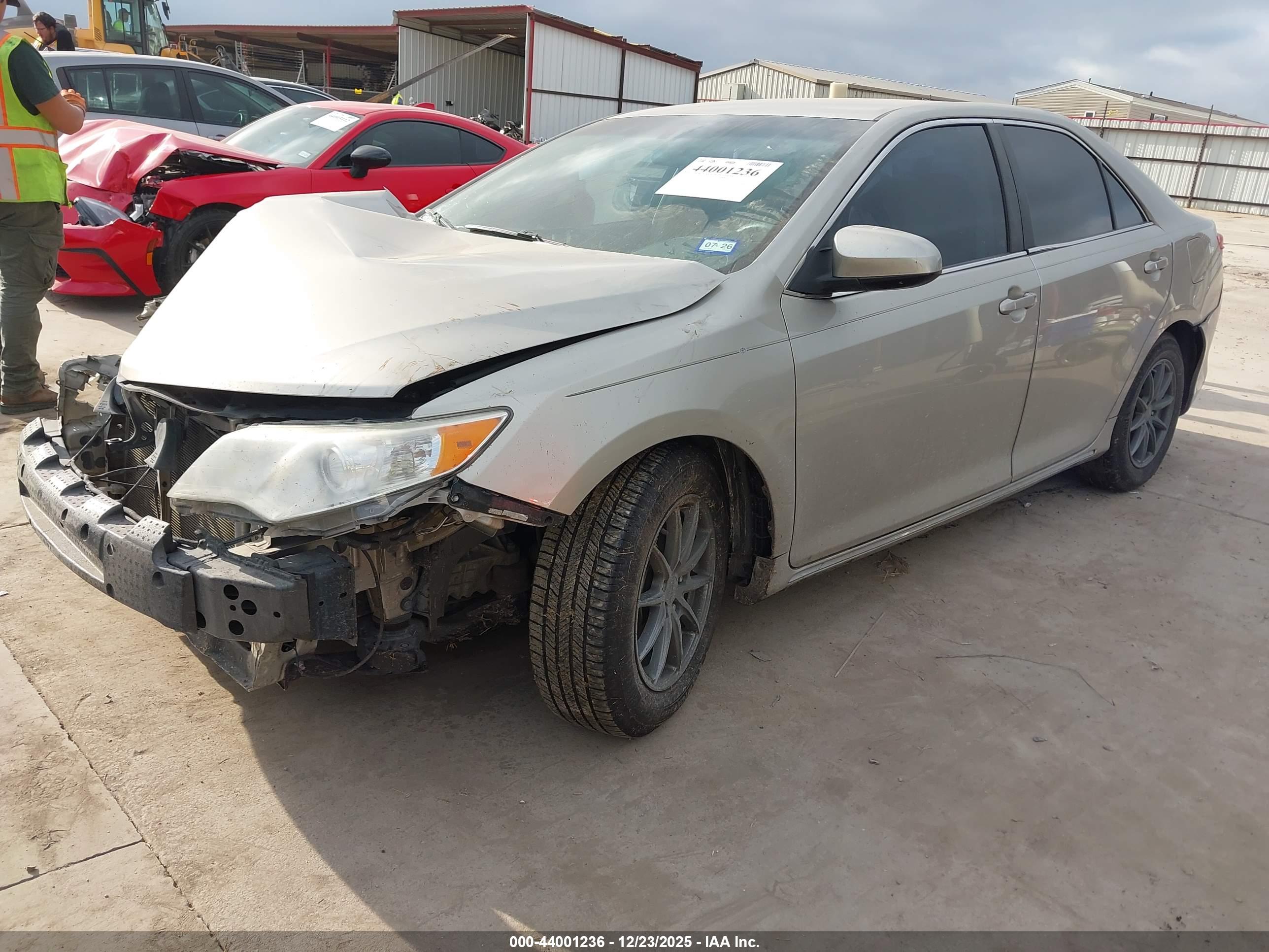 TOYOTA CAMRY image 2