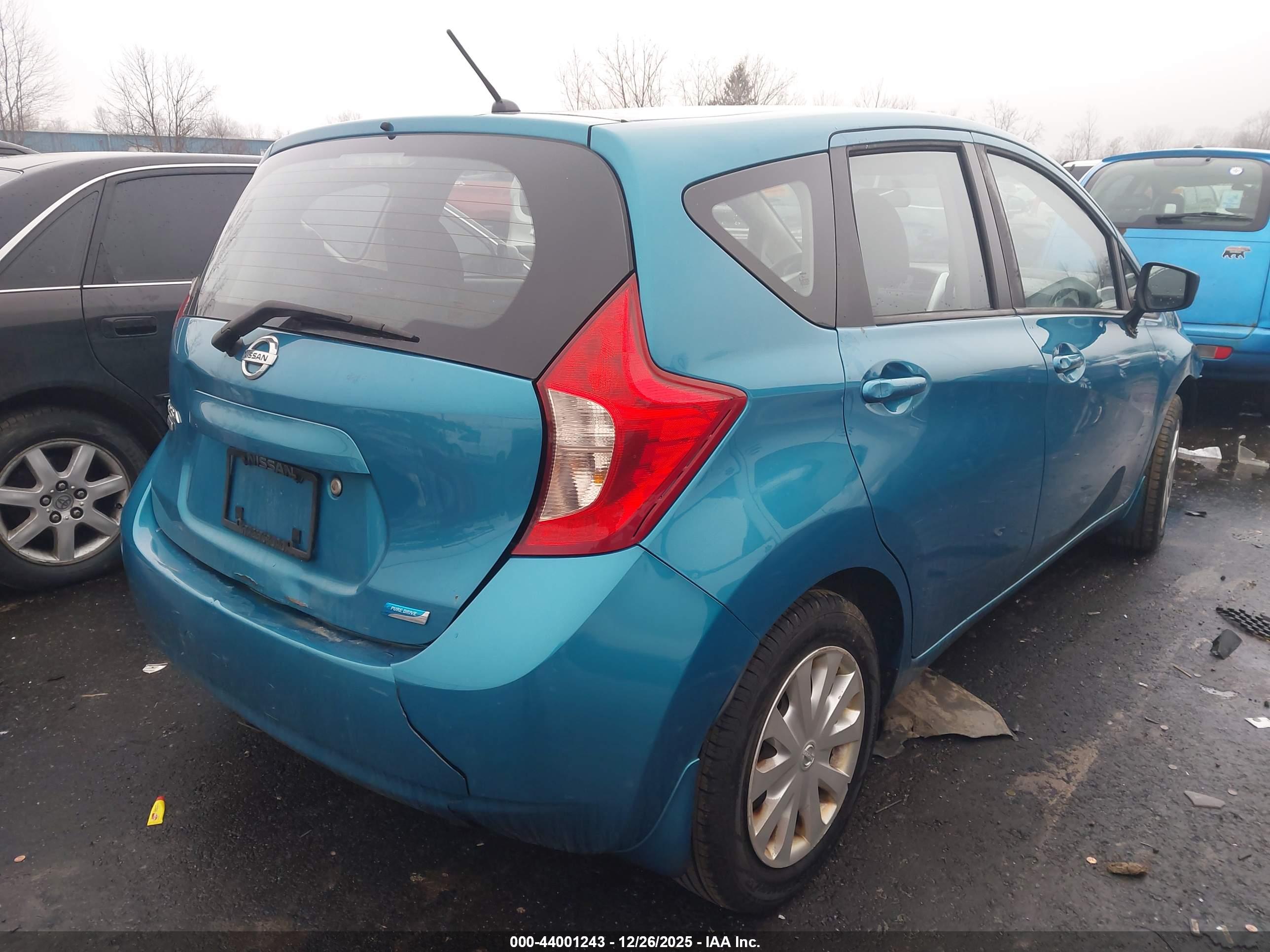 NISSAN VERSA image 4