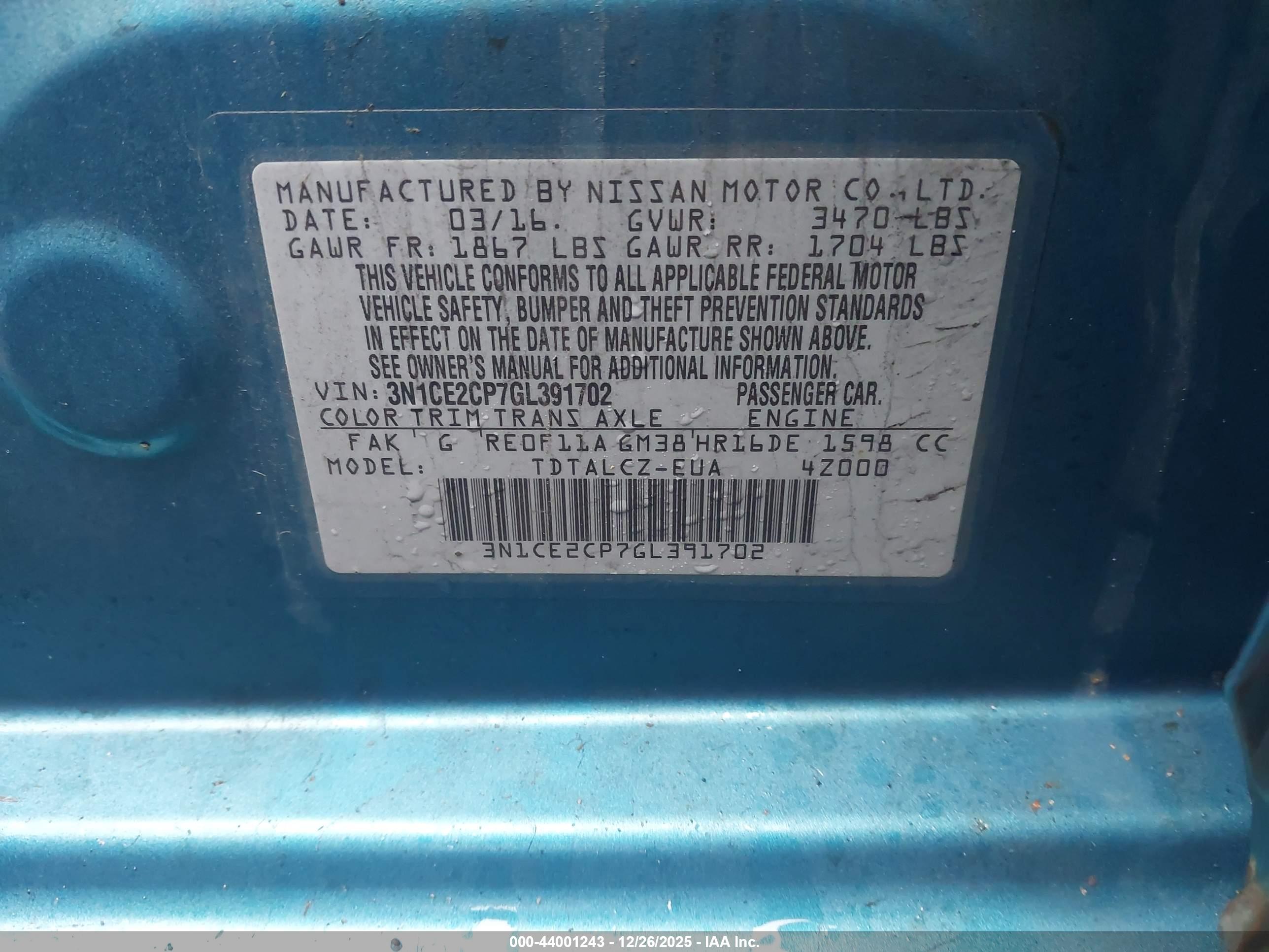 NISSAN VERSA image 9