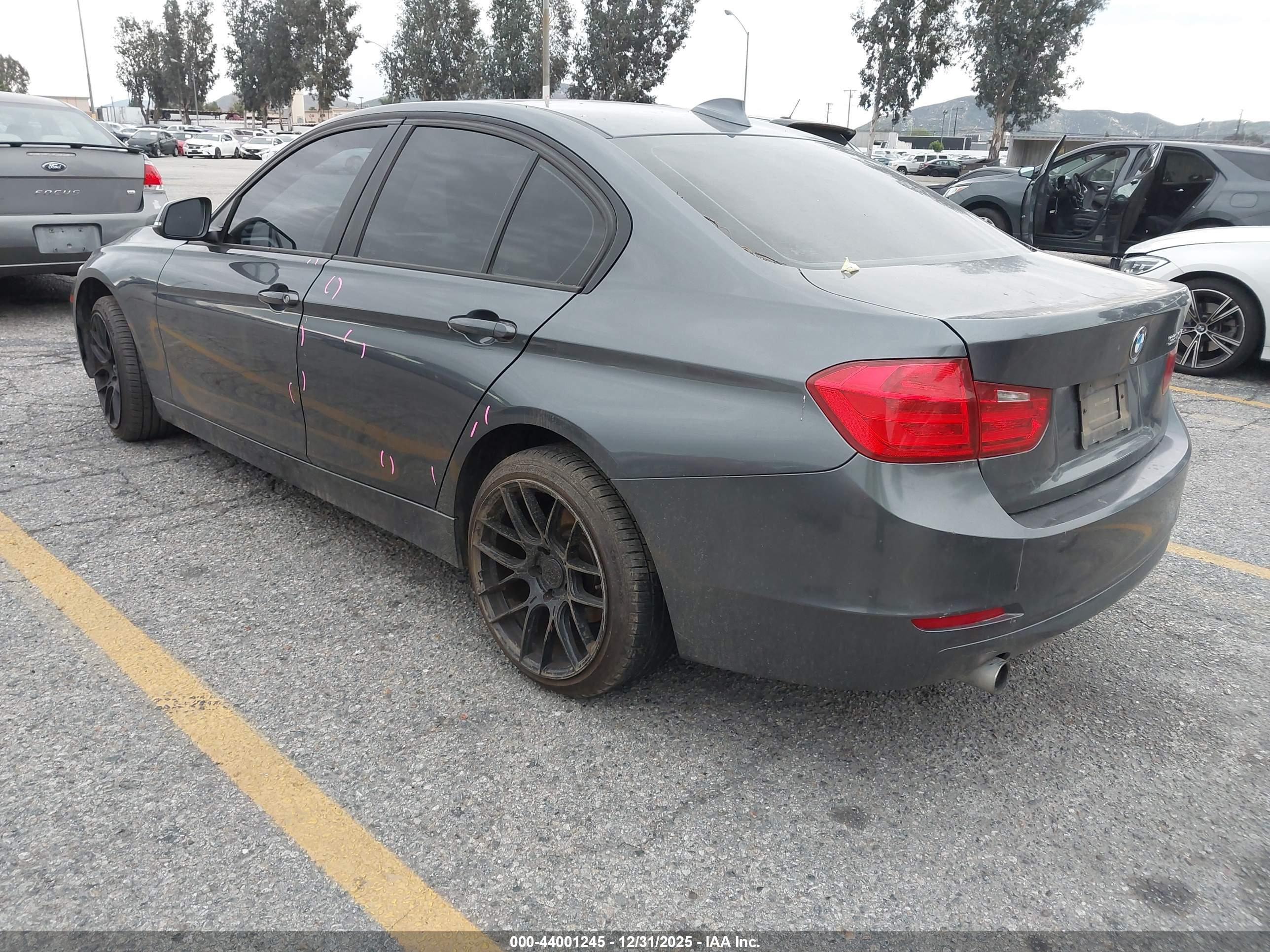 BMW 320I image 3