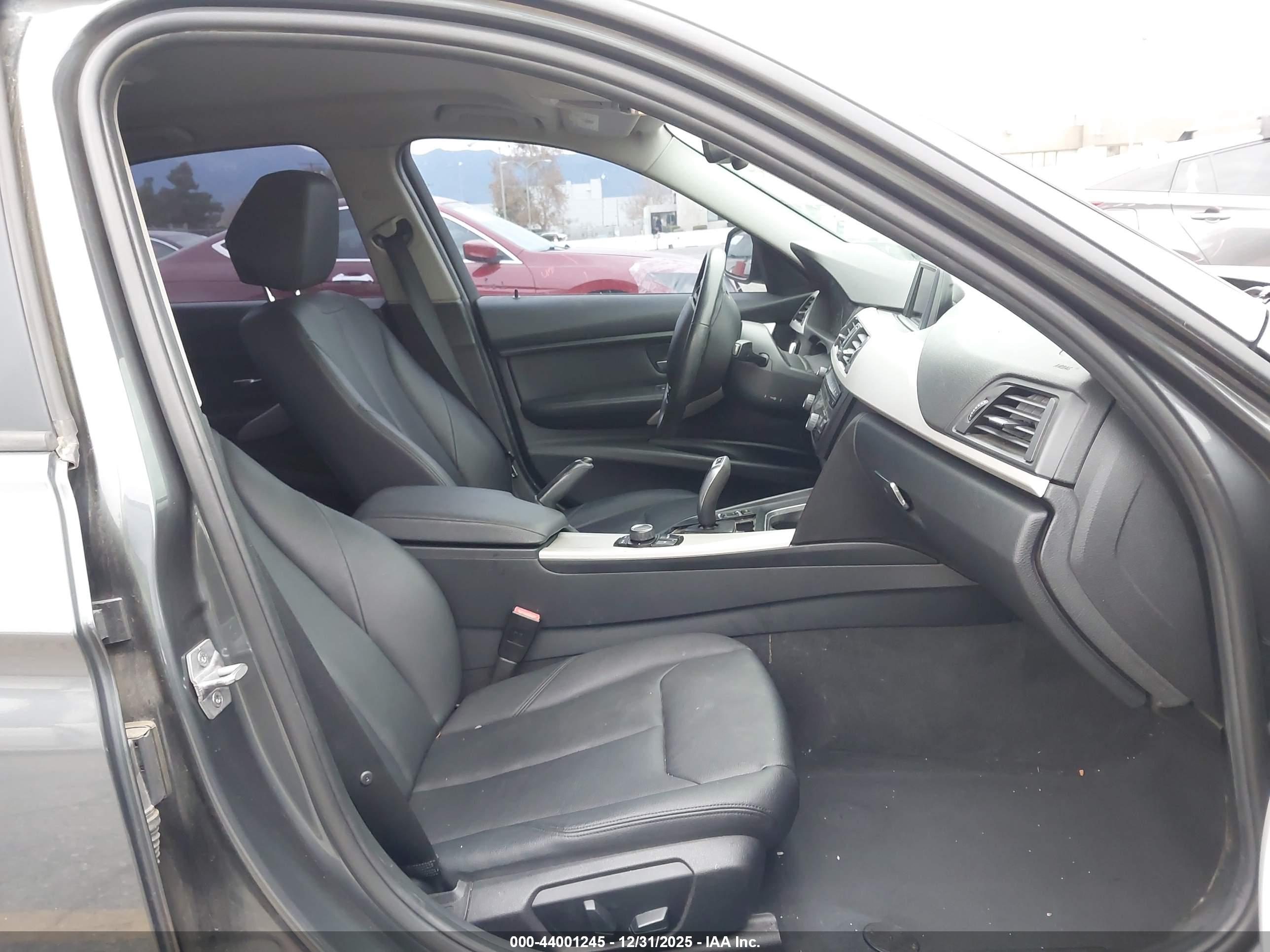 BMW 320I image 5