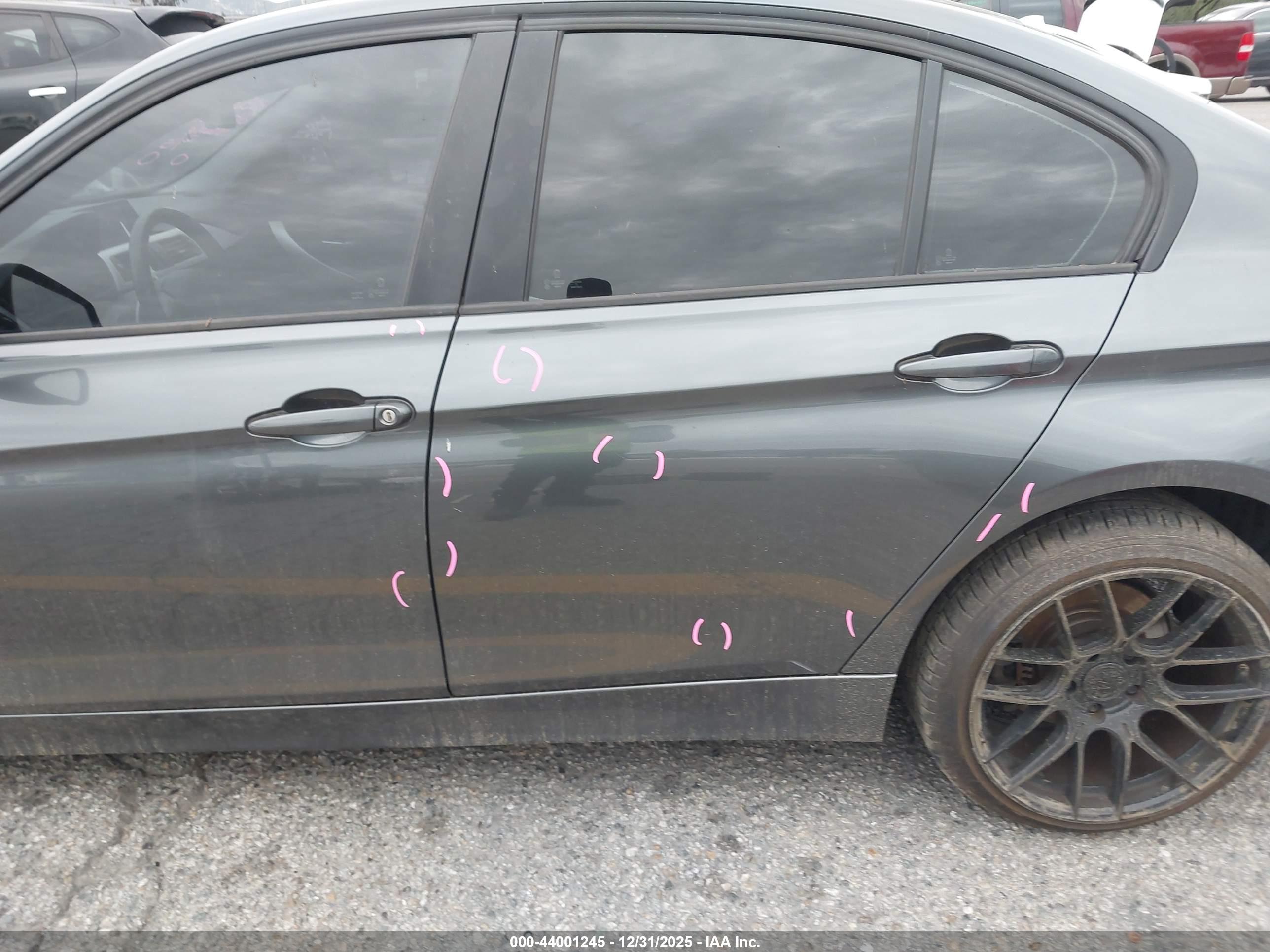 BMW 320I image 6