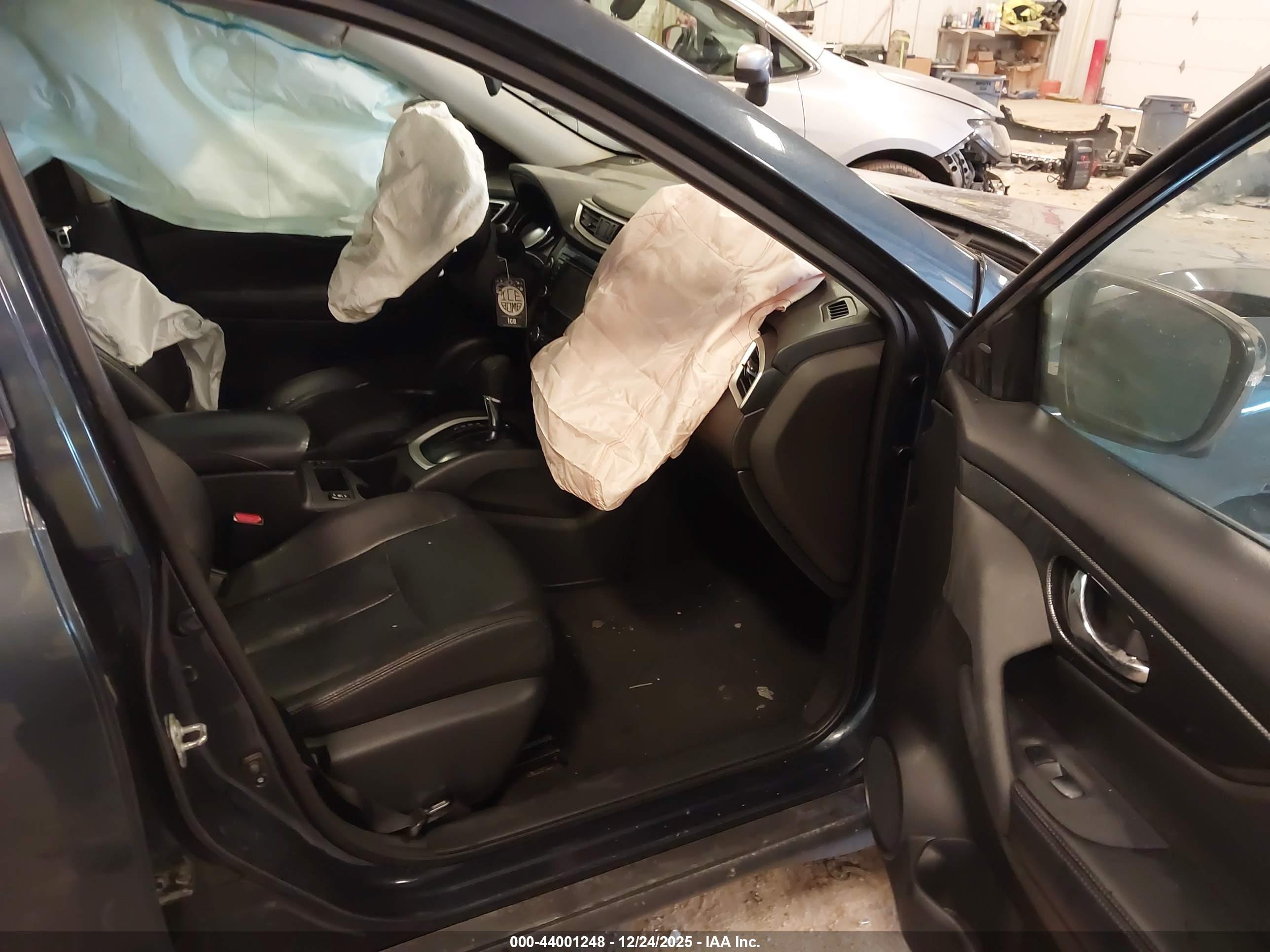 NISSAN ROGUE image 5