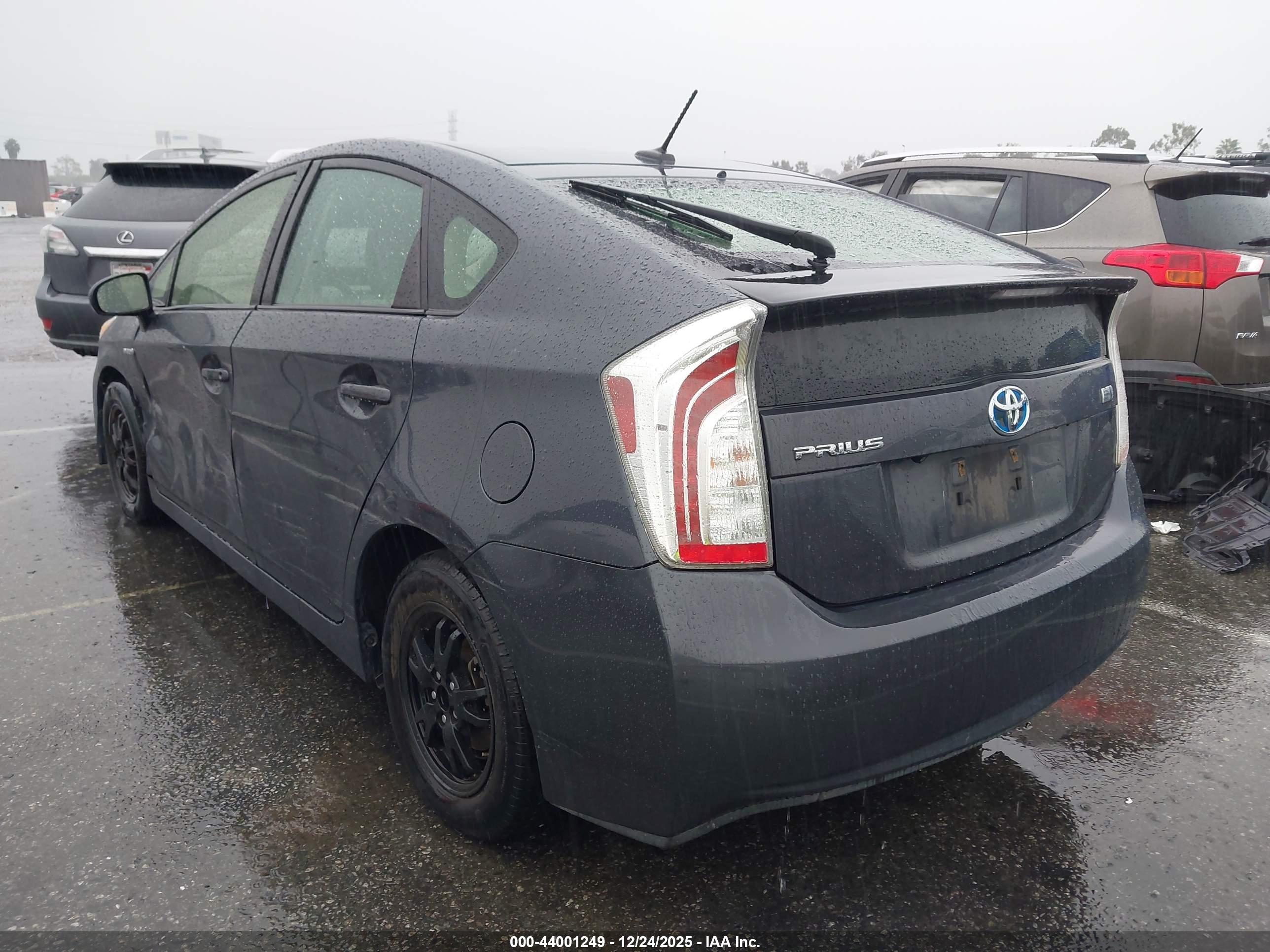 TOYOTA PRIUS image 3