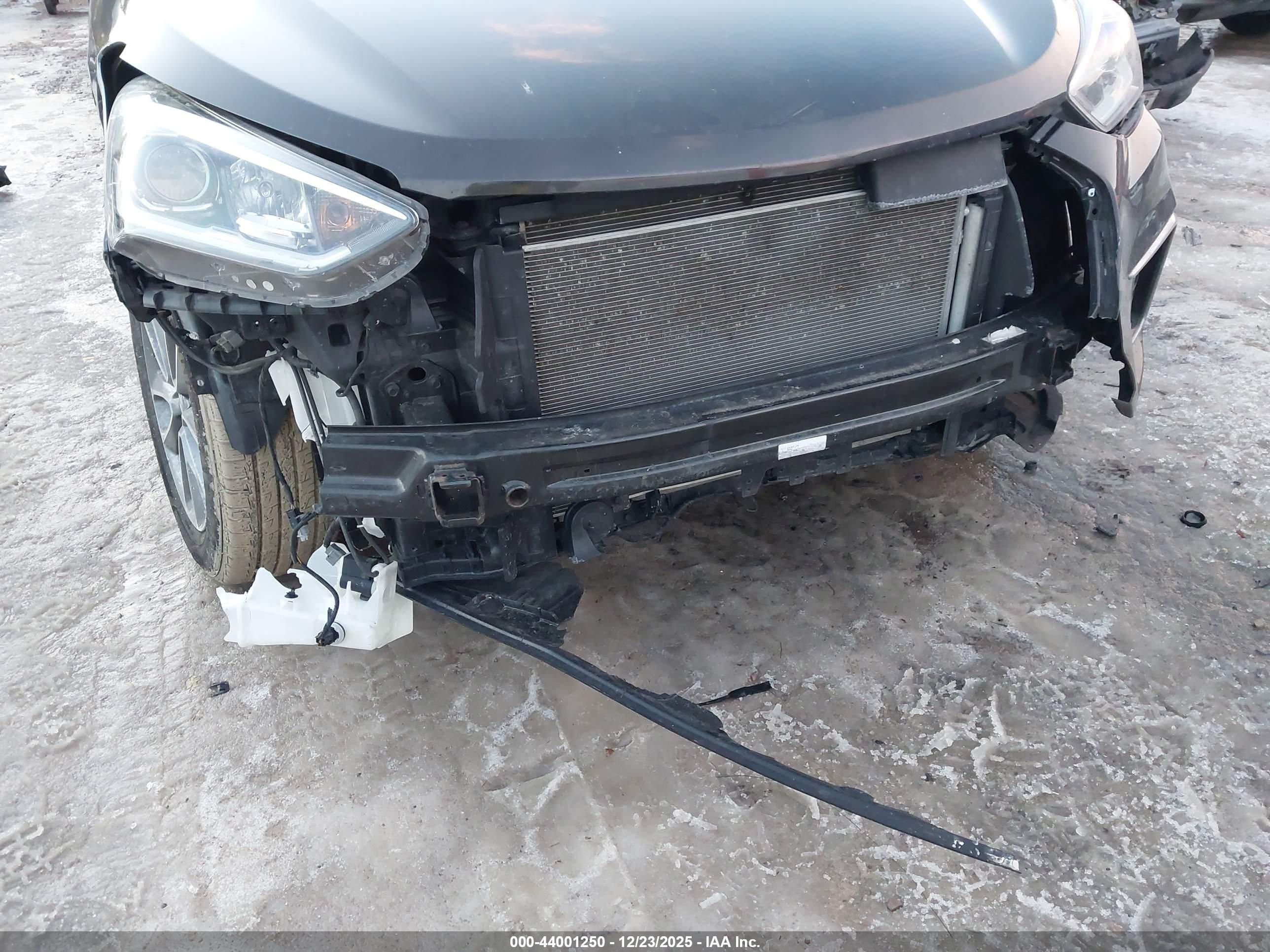 HYUNDAI SANTA image 6