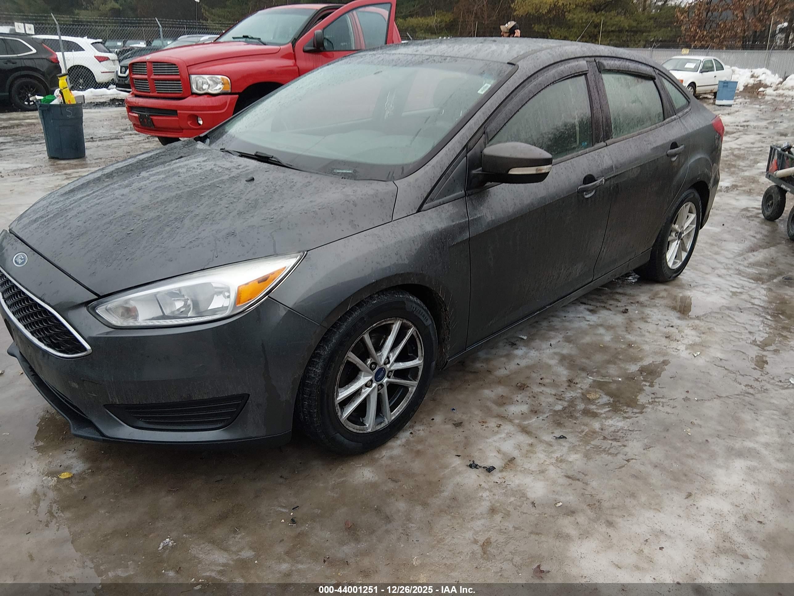 FORD FOCUS image 2