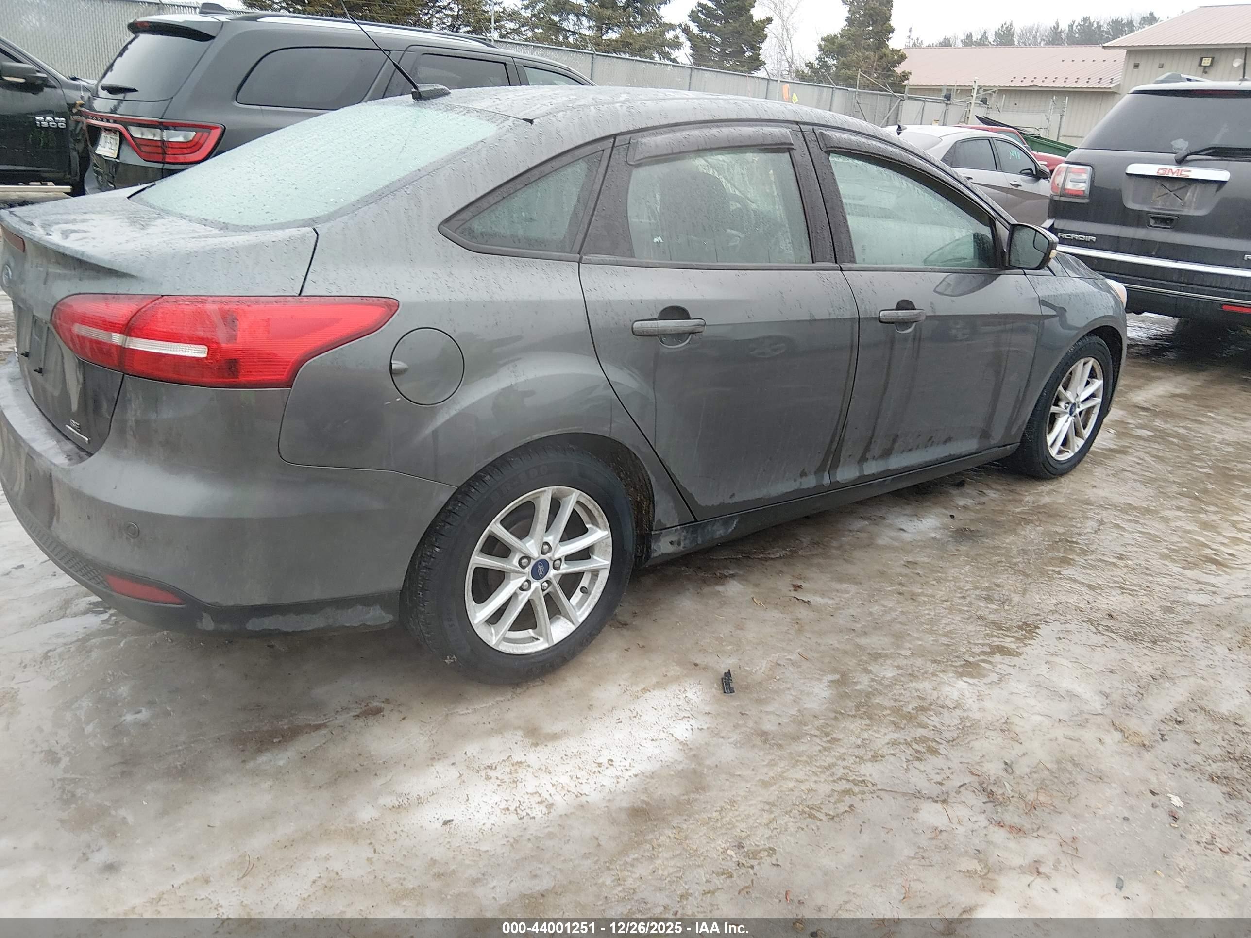 FORD FOCUS image 4