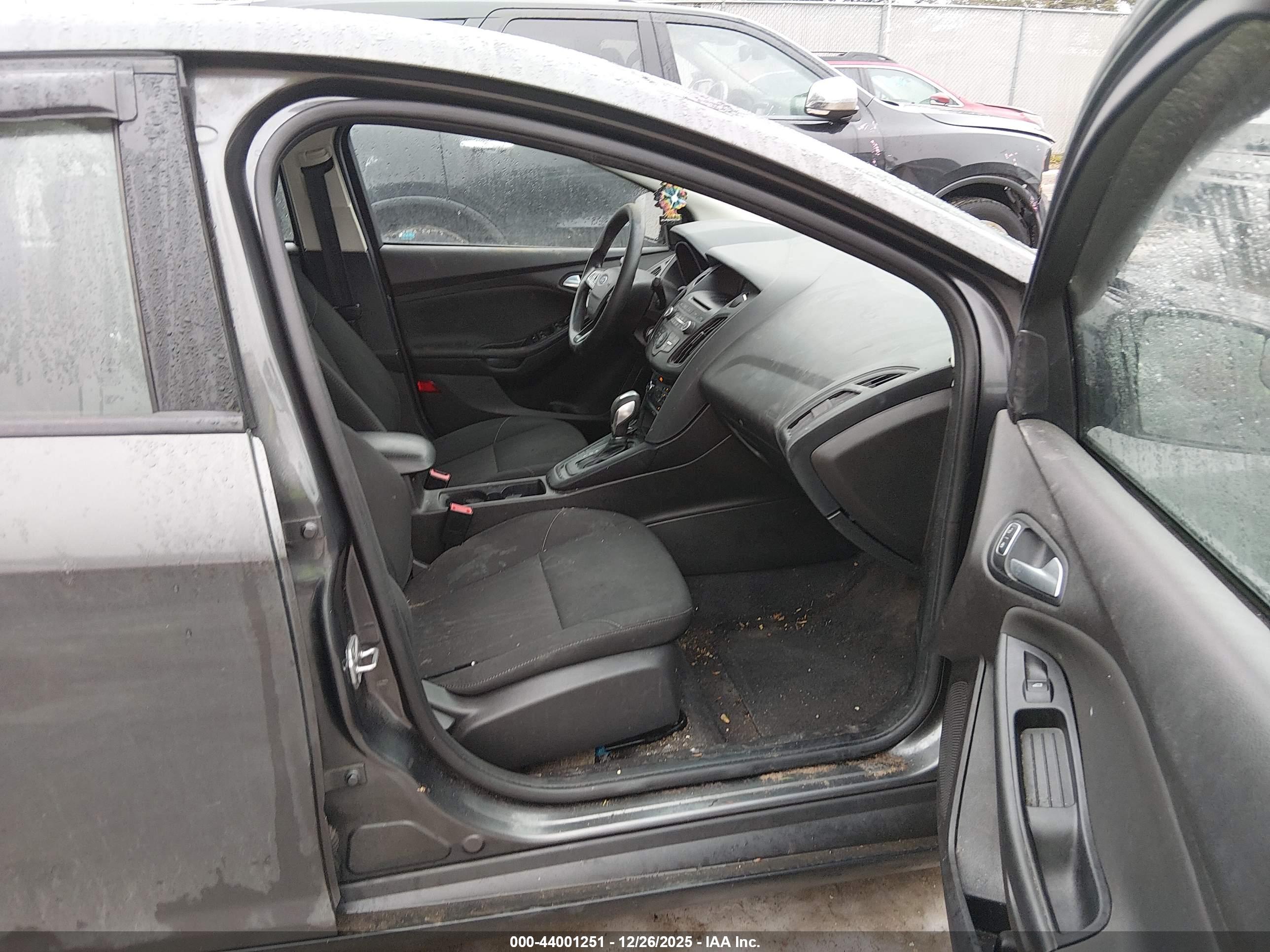 FORD FOCUS image 5