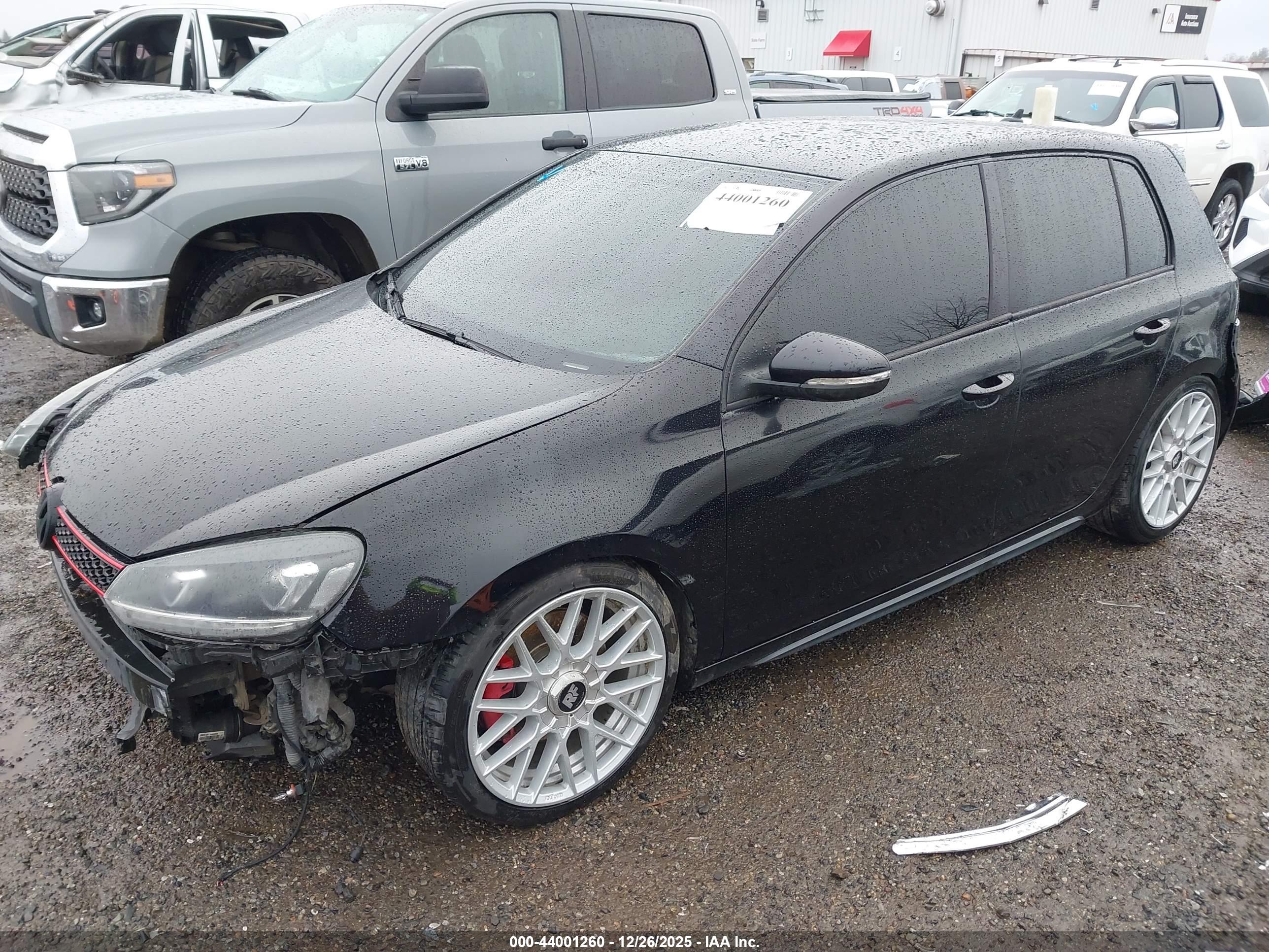 VOLKSWAGEN GTI image 2