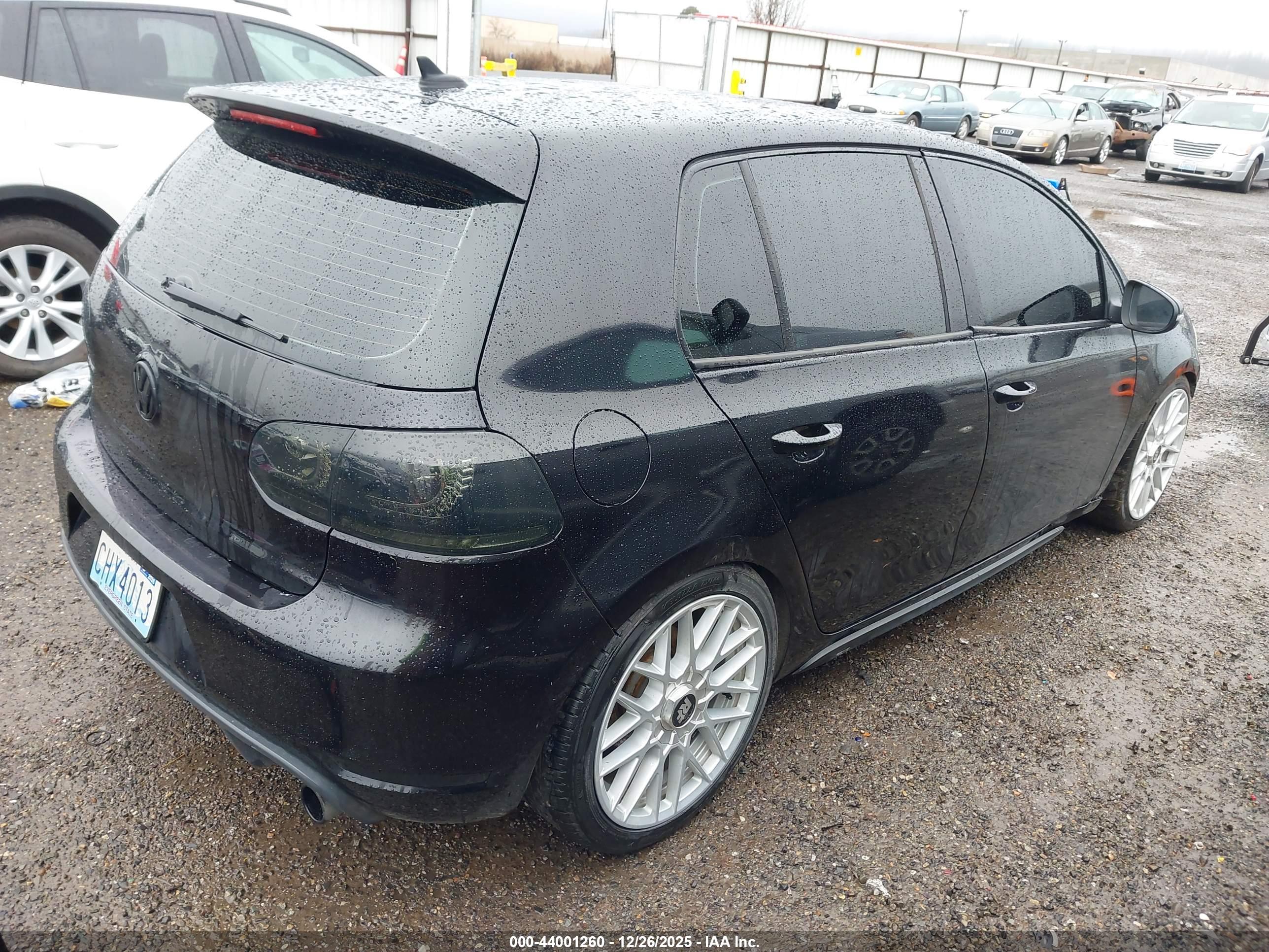 VOLKSWAGEN GTI image 4