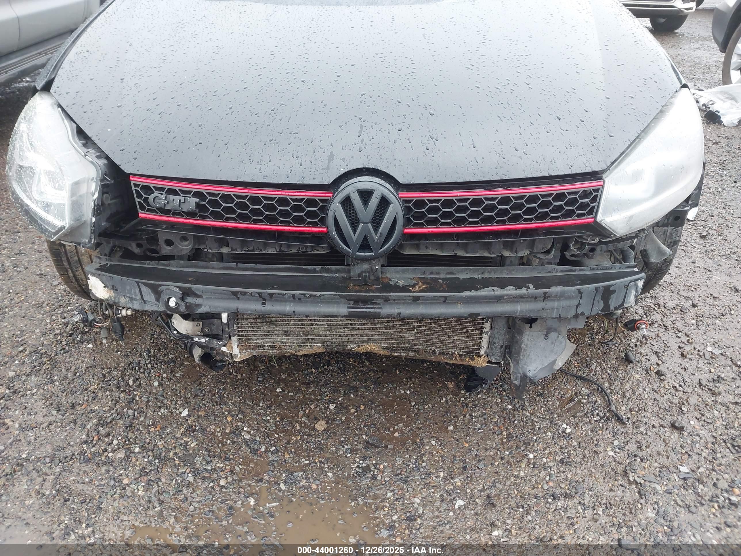 VOLKSWAGEN GTI image 6