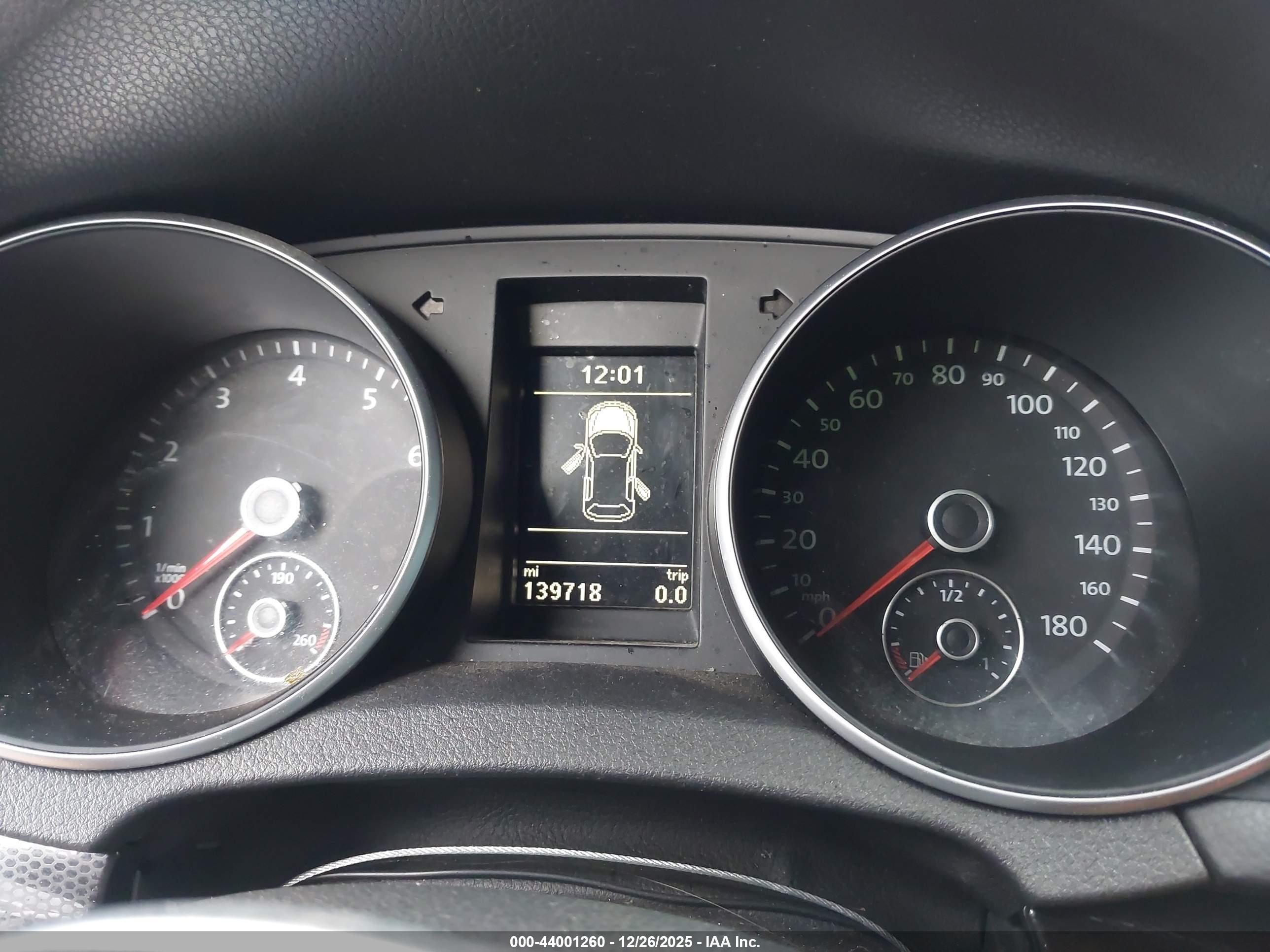 VOLKSWAGEN GTI image 7