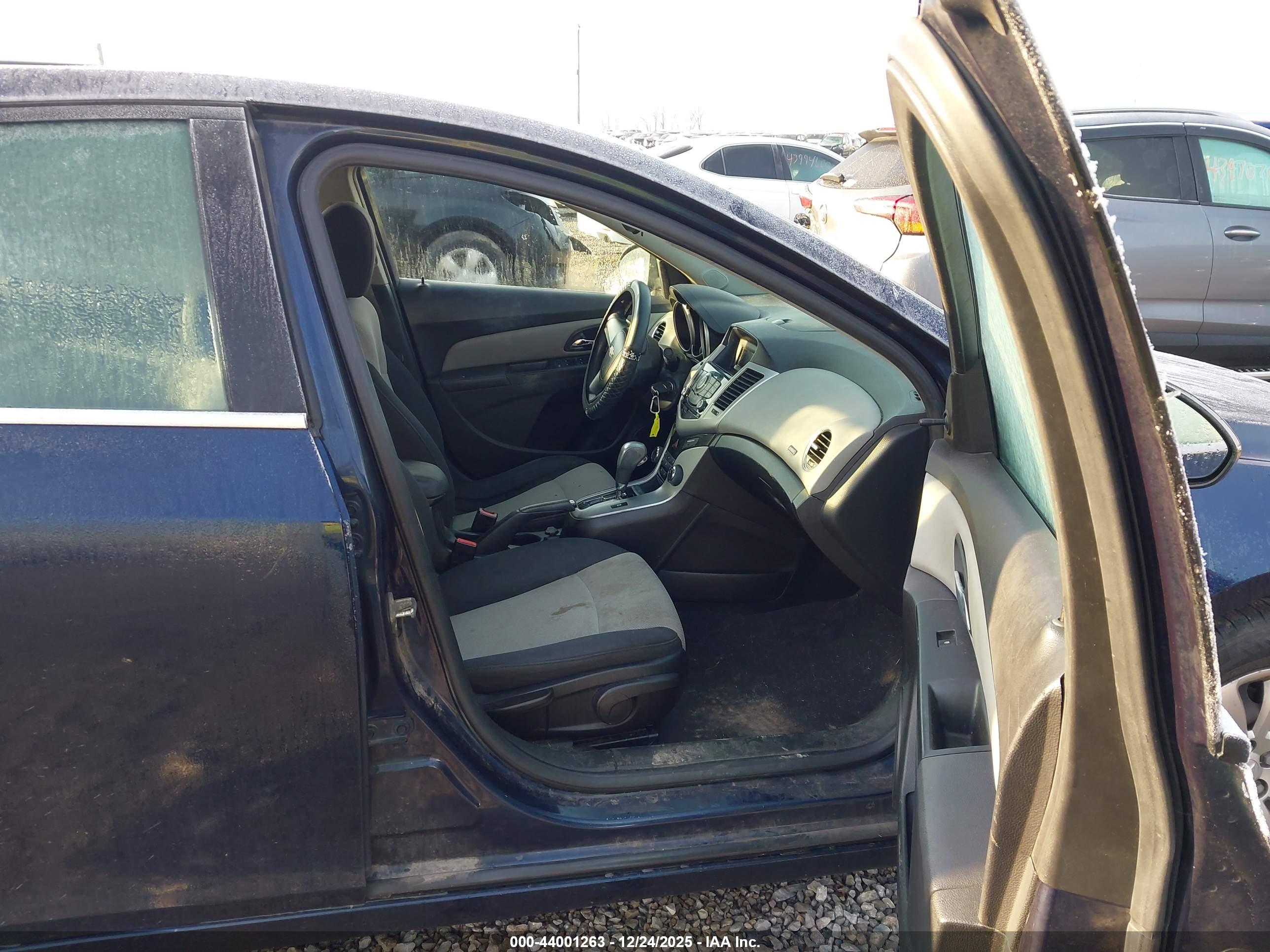 CHEVROLET CRUZE image 5