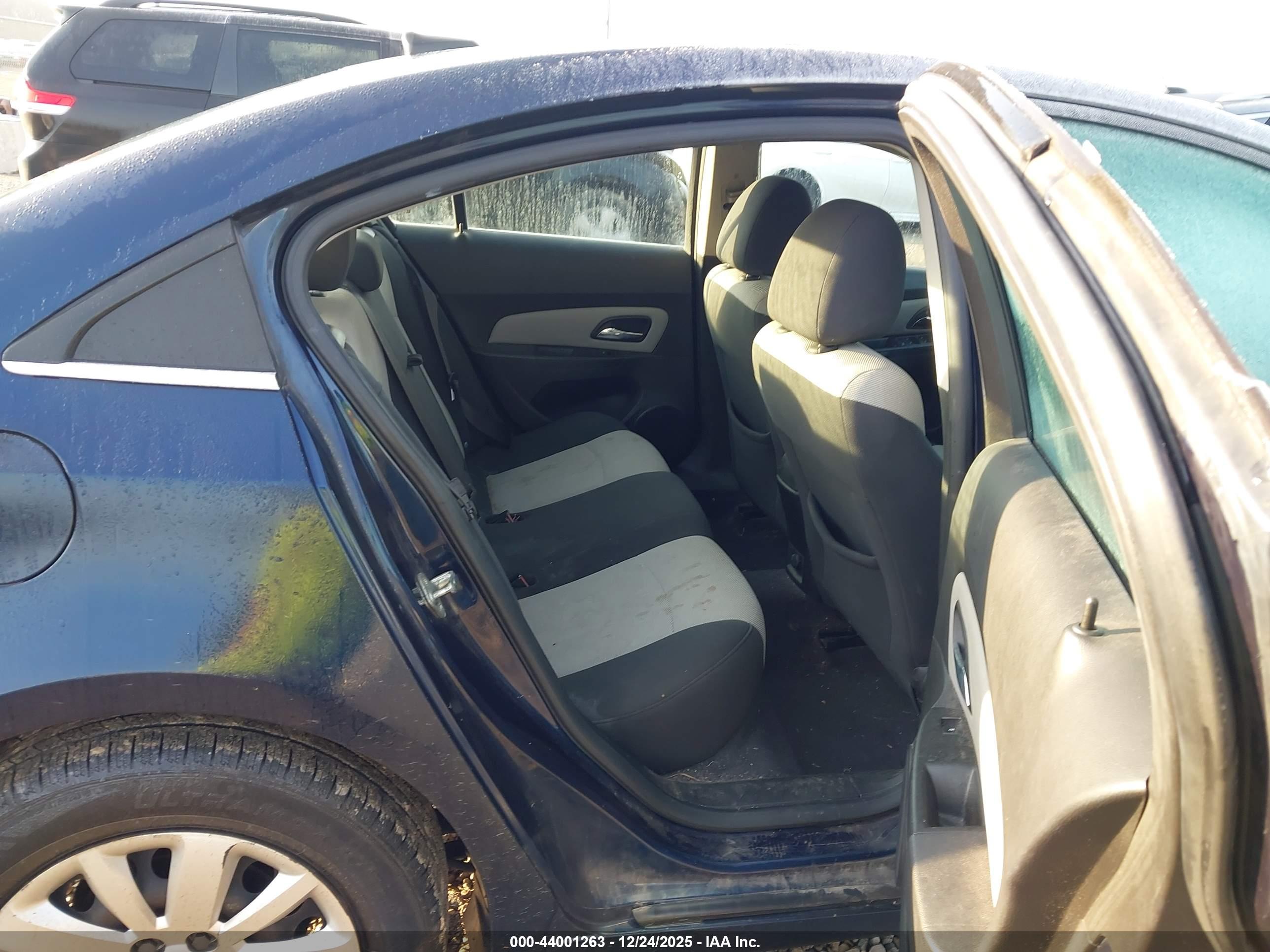 CHEVROLET CRUZE image 8
