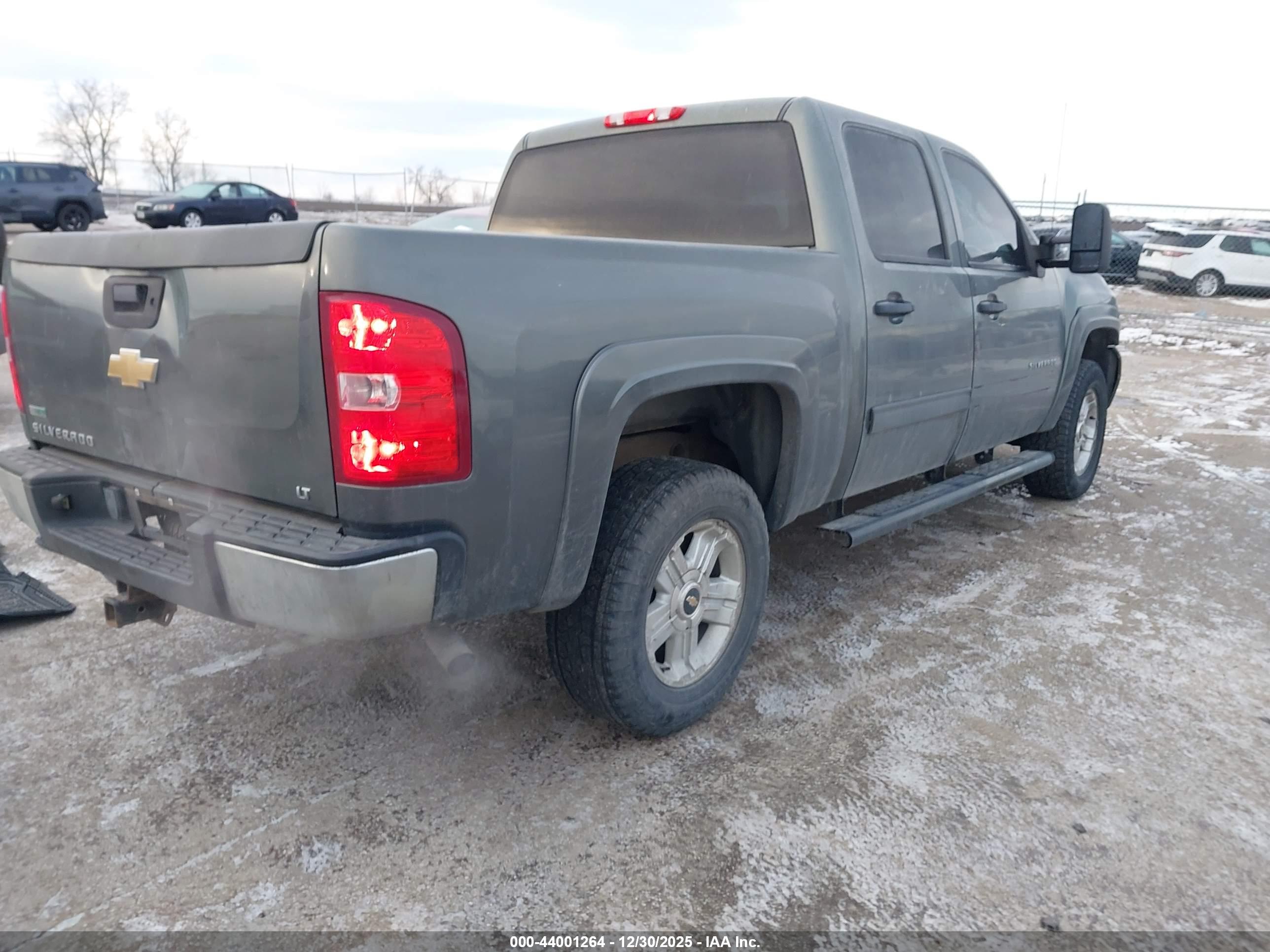 CHEVROLET SILVERADO image 4