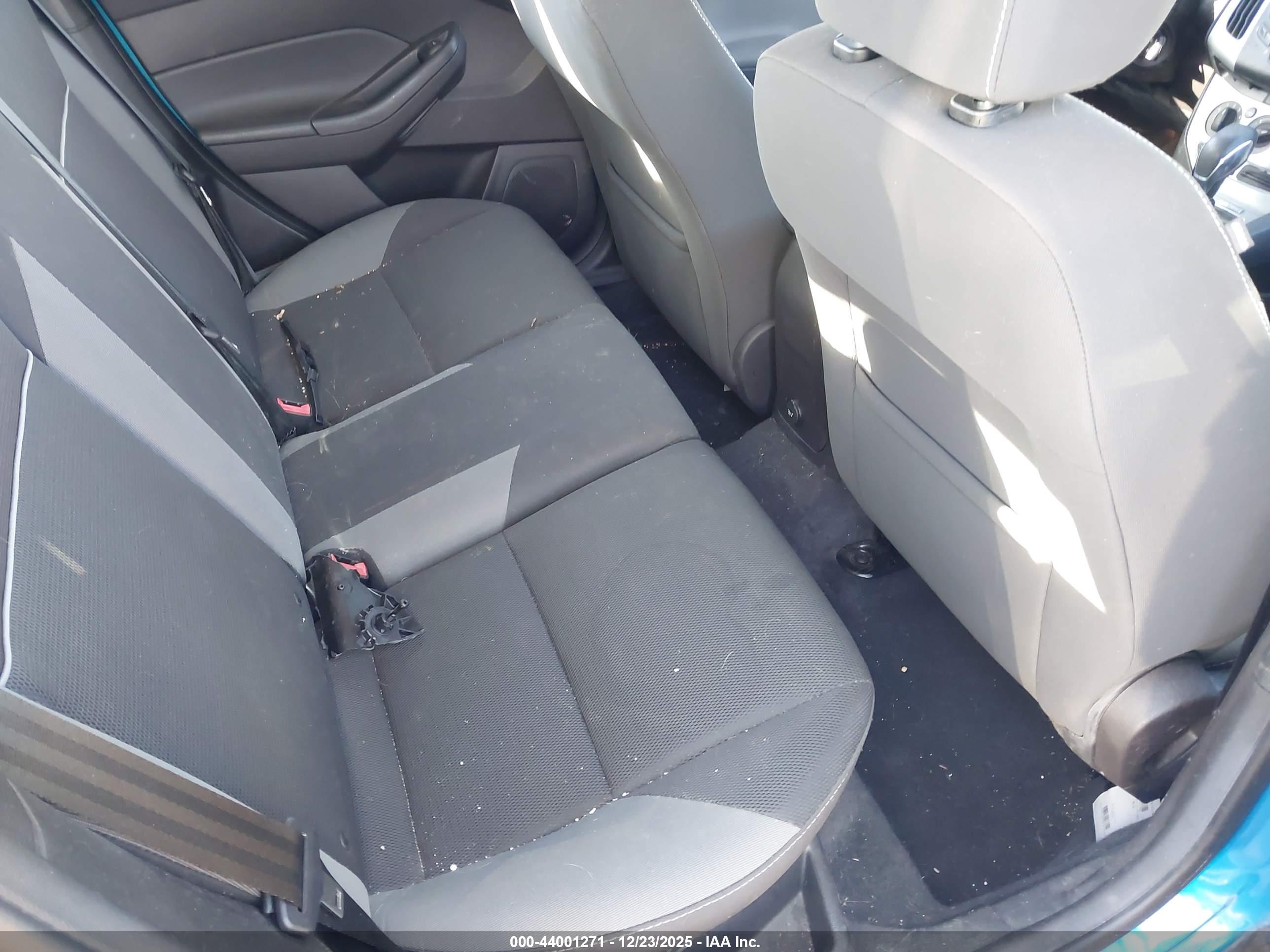 FORD FOCUS image 8