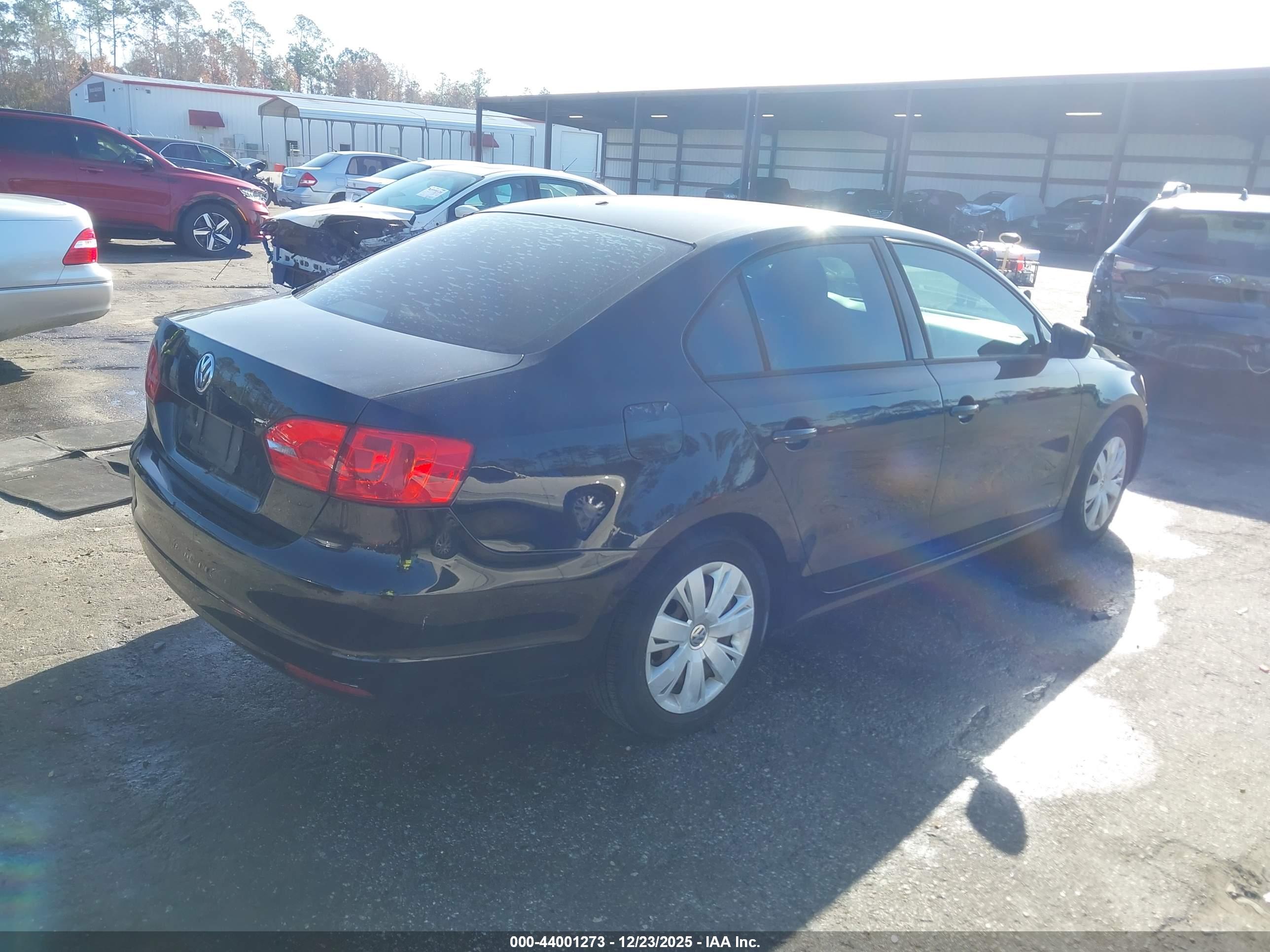 VOLKSWAGEN JETTA image 4