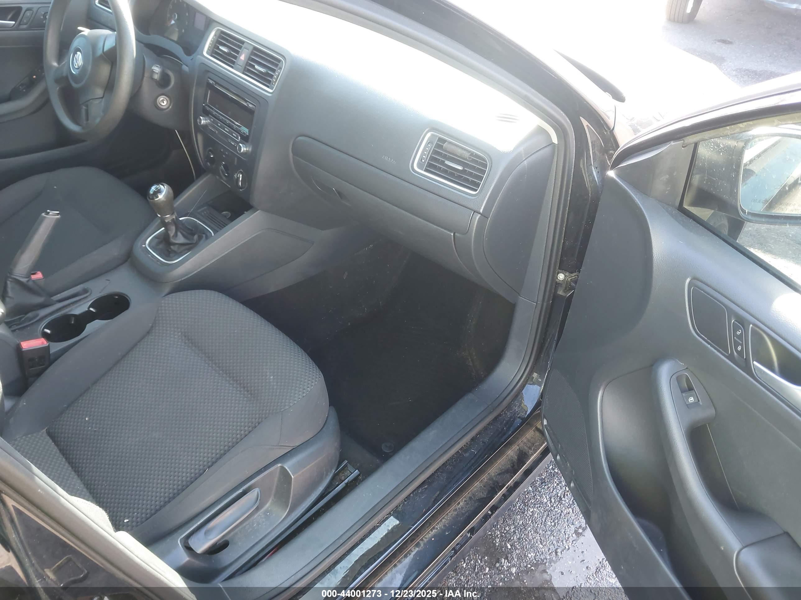 VOLKSWAGEN JETTA image 5
