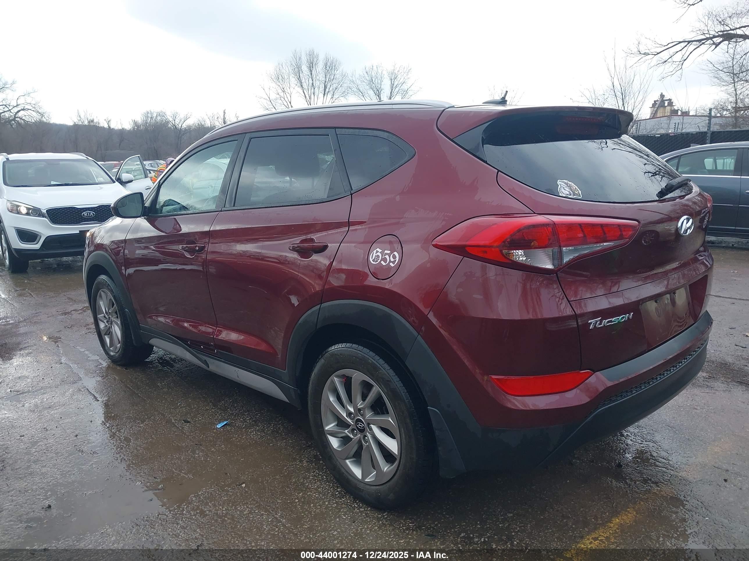 HYUNDAI TUCSON image 3