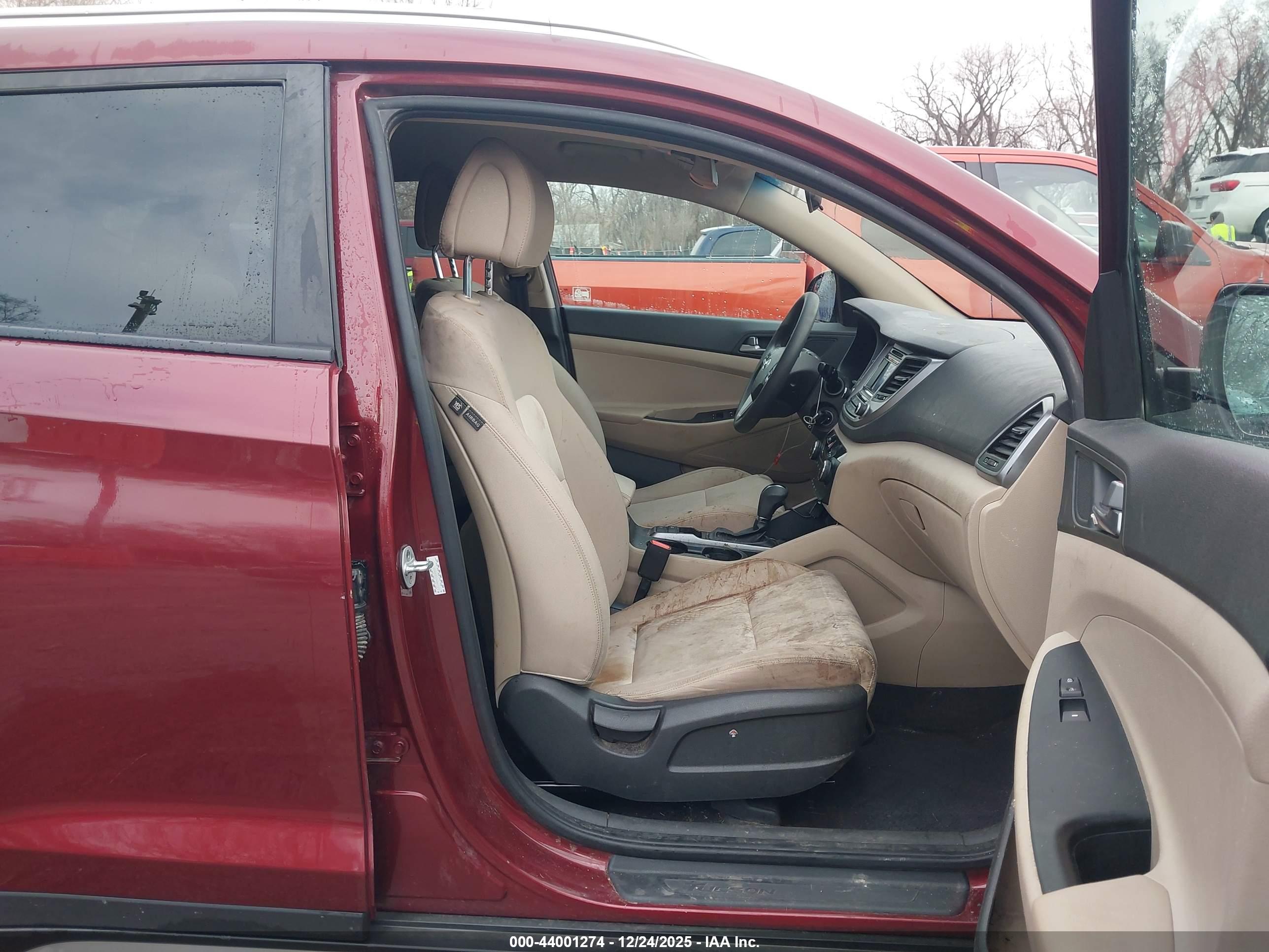 HYUNDAI TUCSON image 5