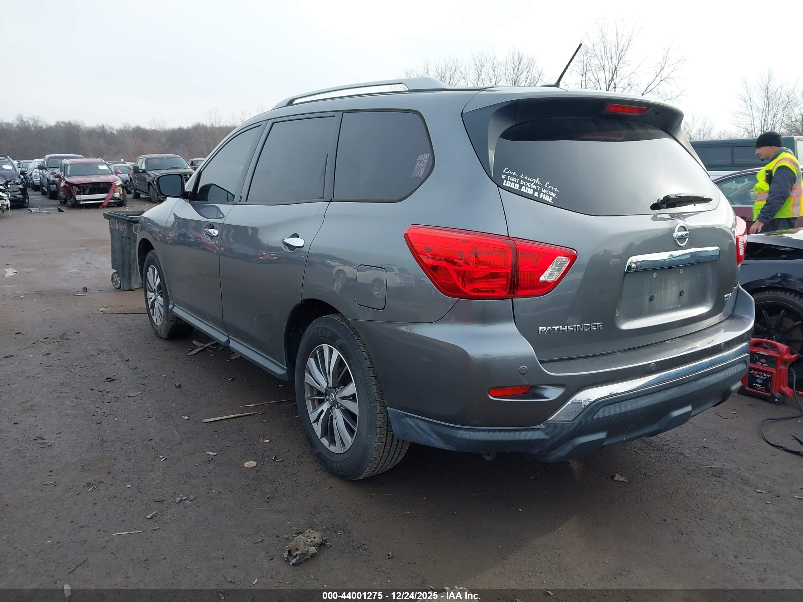 NISSAN PATHFINDER image 3
