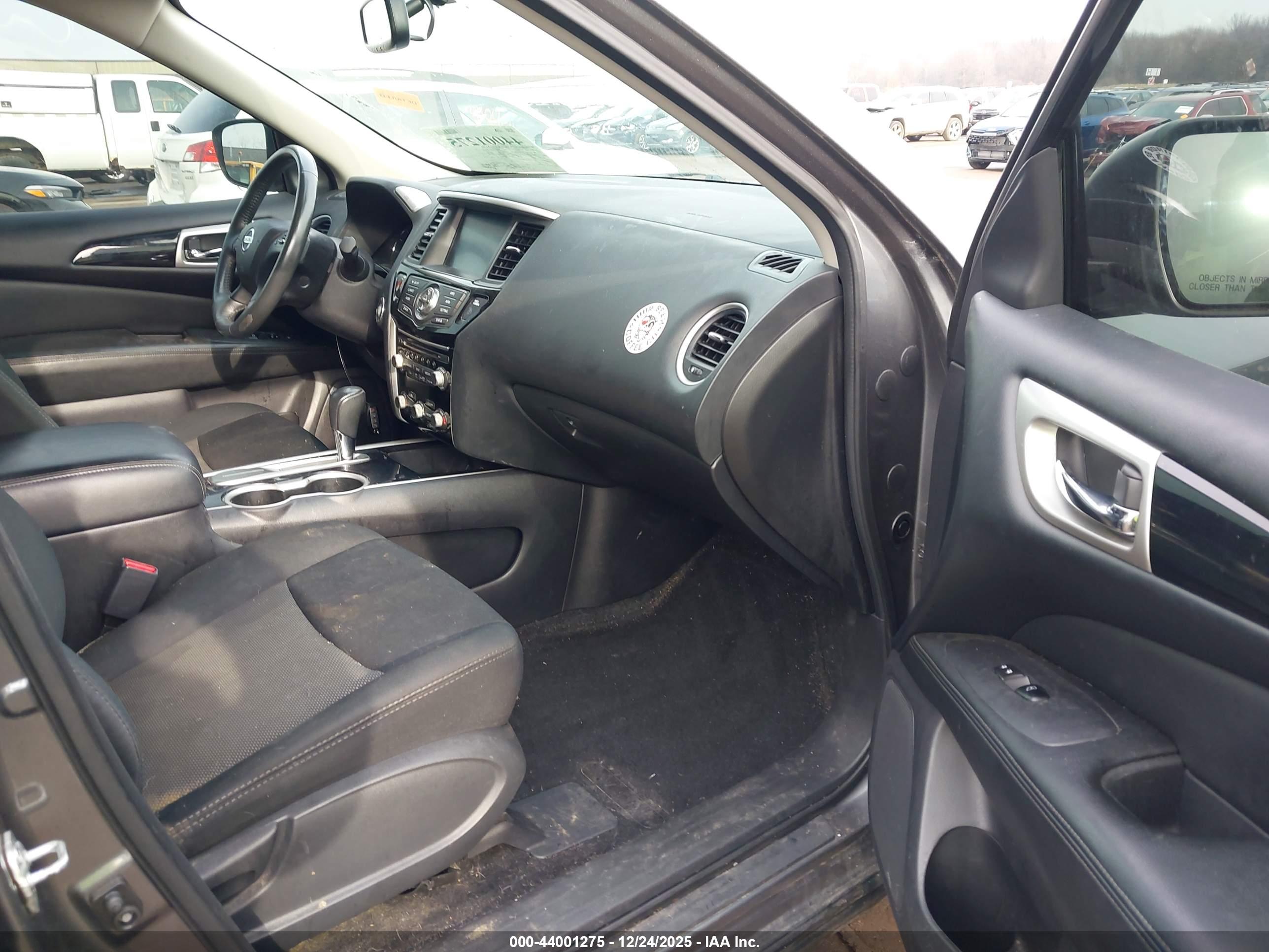 NISSAN PATHFINDER image 5