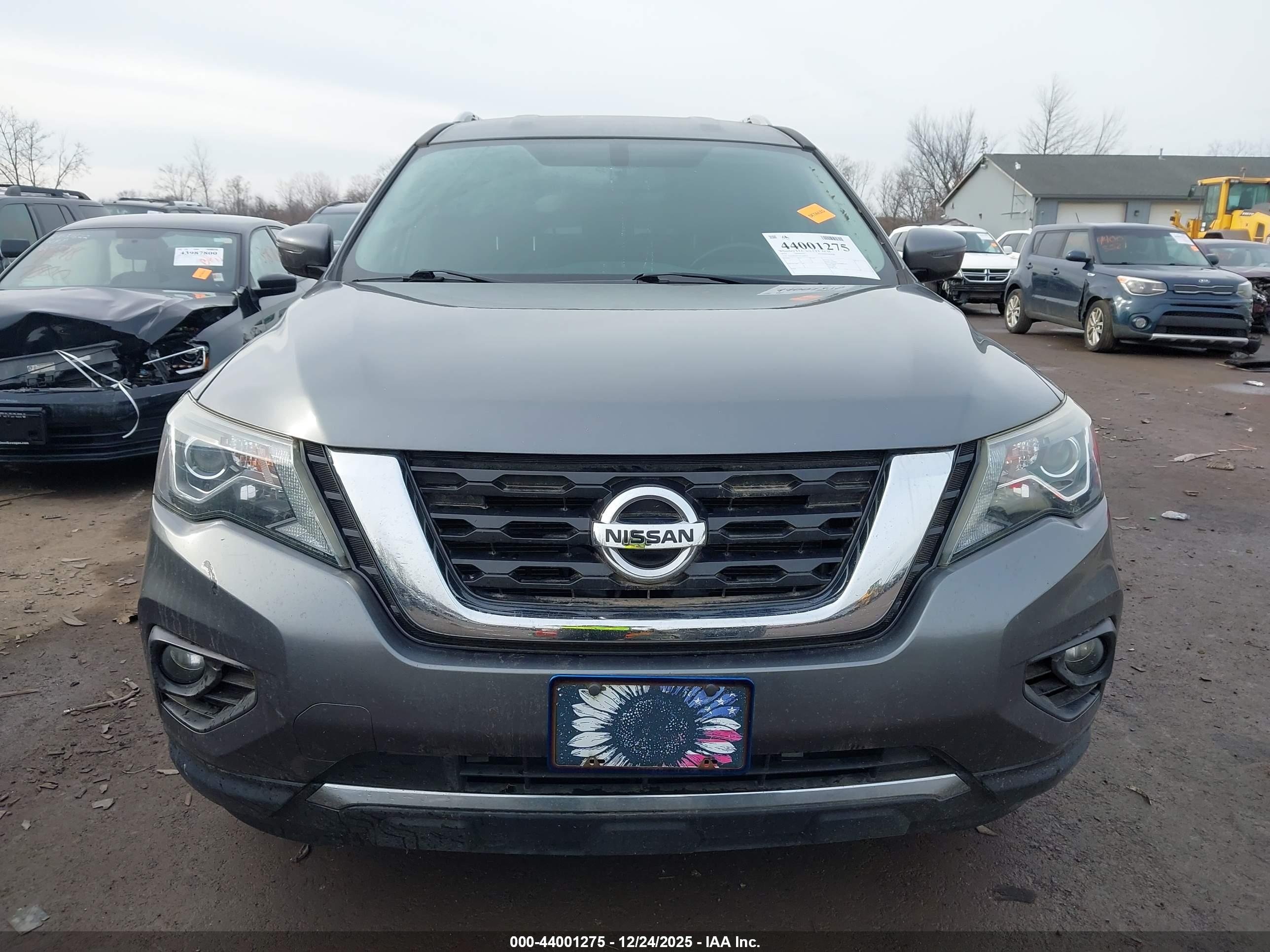 NISSAN PATHFINDER image 6