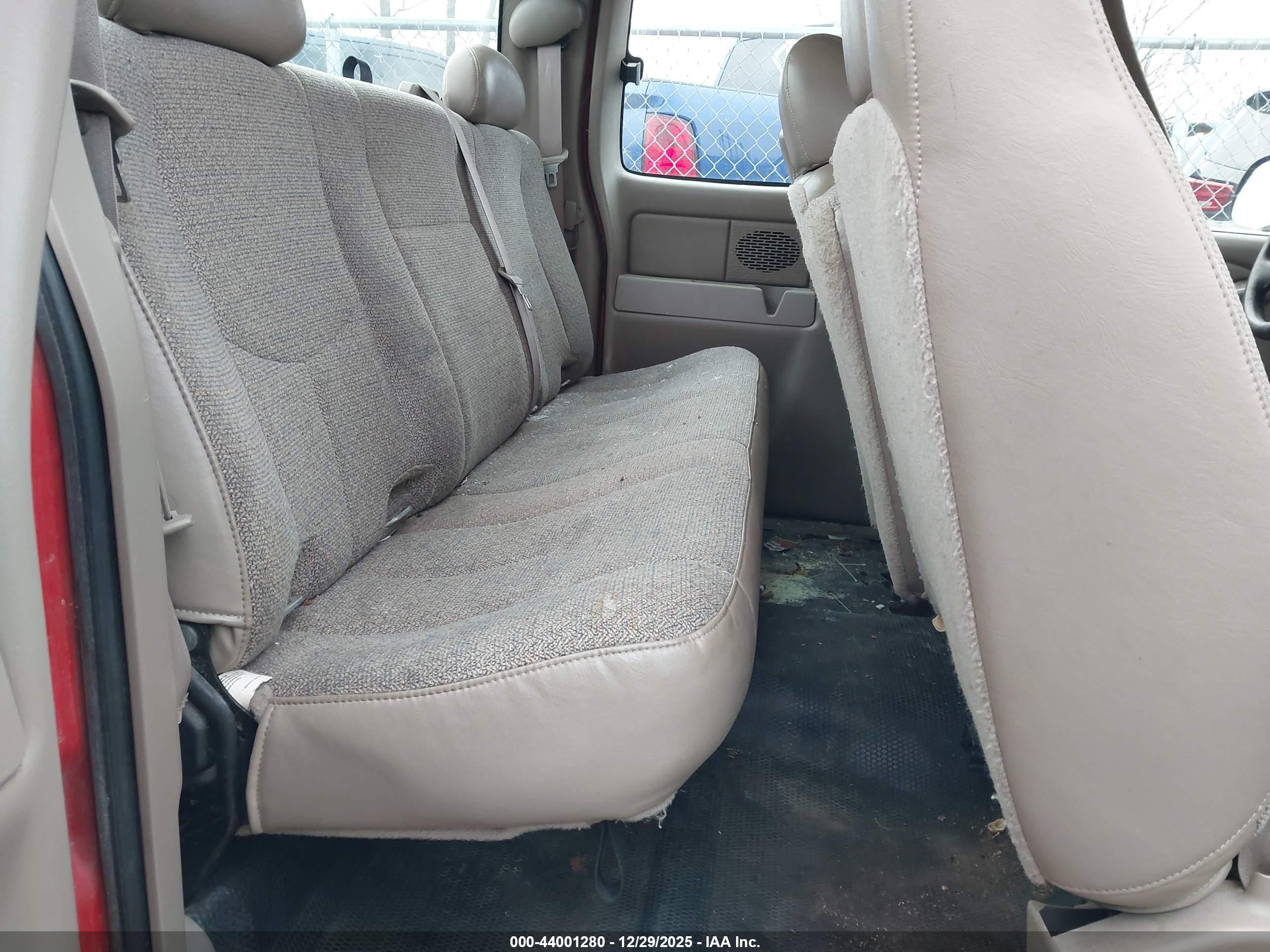 CHEVROLET SILVERADO image 8