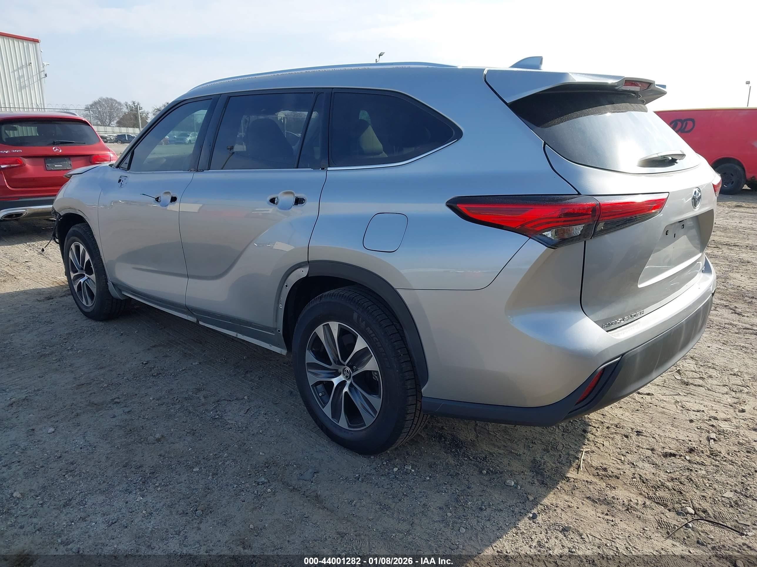 TOYOTA HIGHLANDER image 3