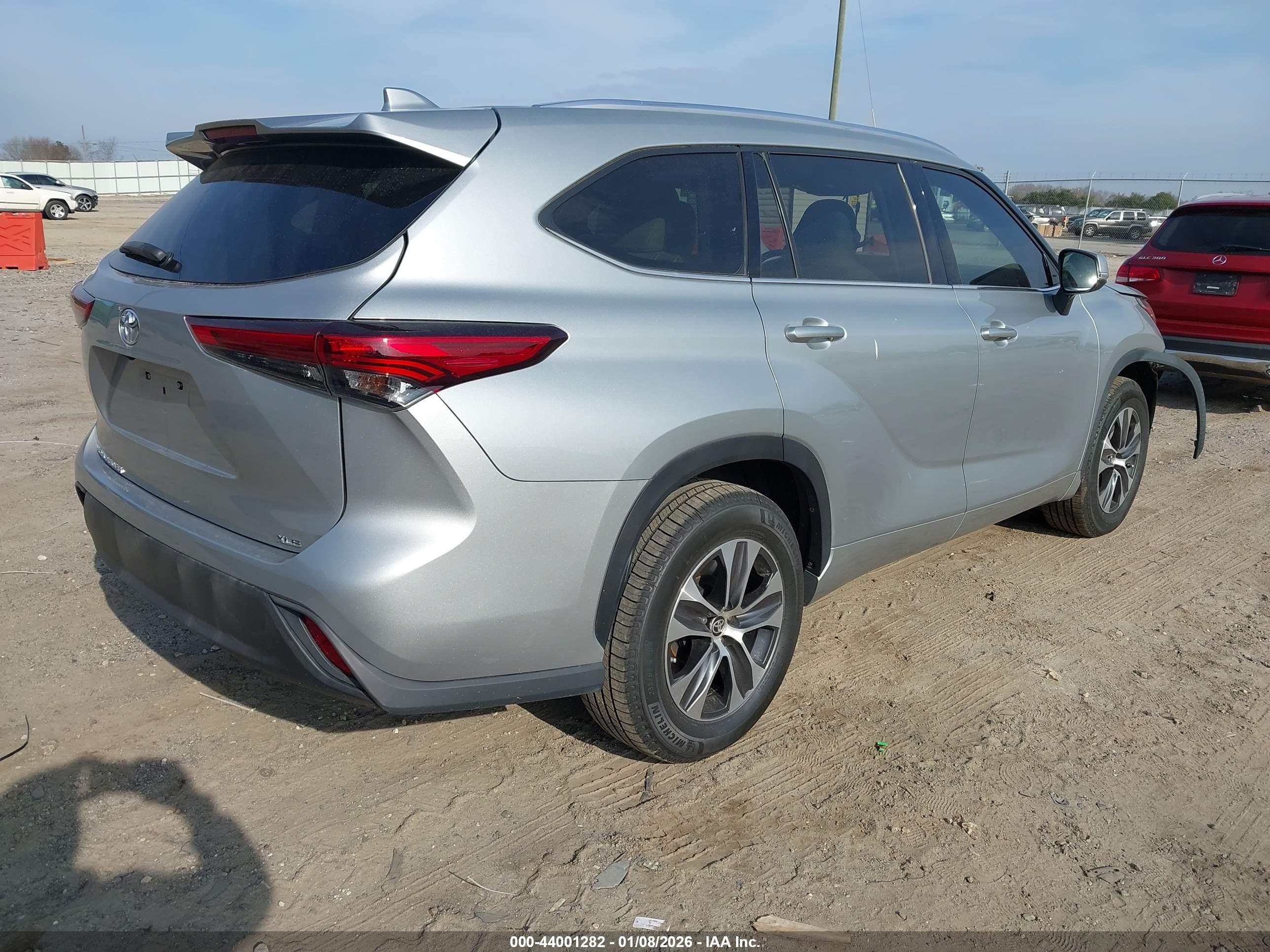 TOYOTA HIGHLANDER image 4